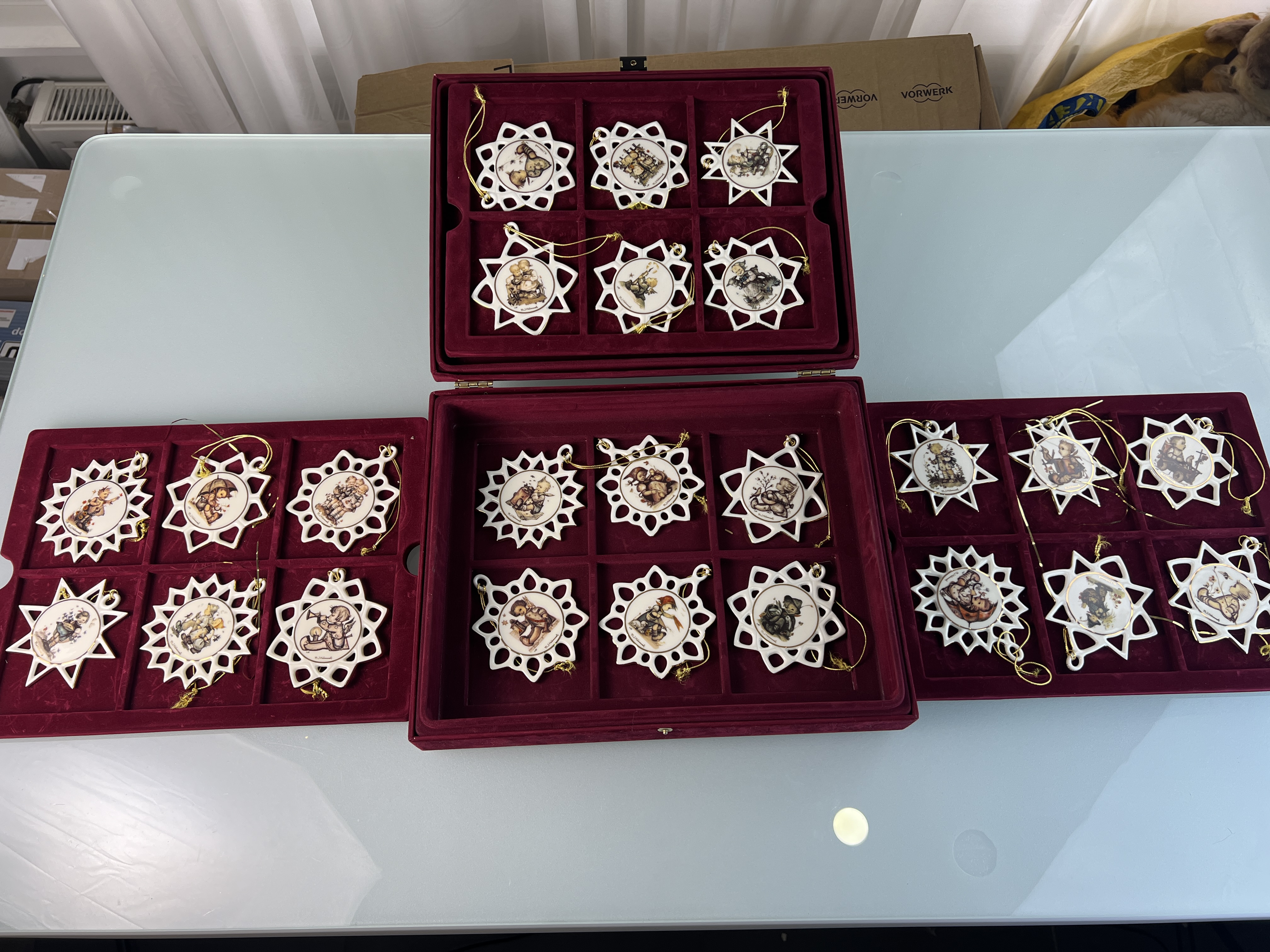 M.I. Hummel Weihnachtssterne Christbaumschmuck 24 Stück im Koffer. 1 Wahl - Top Zustand    