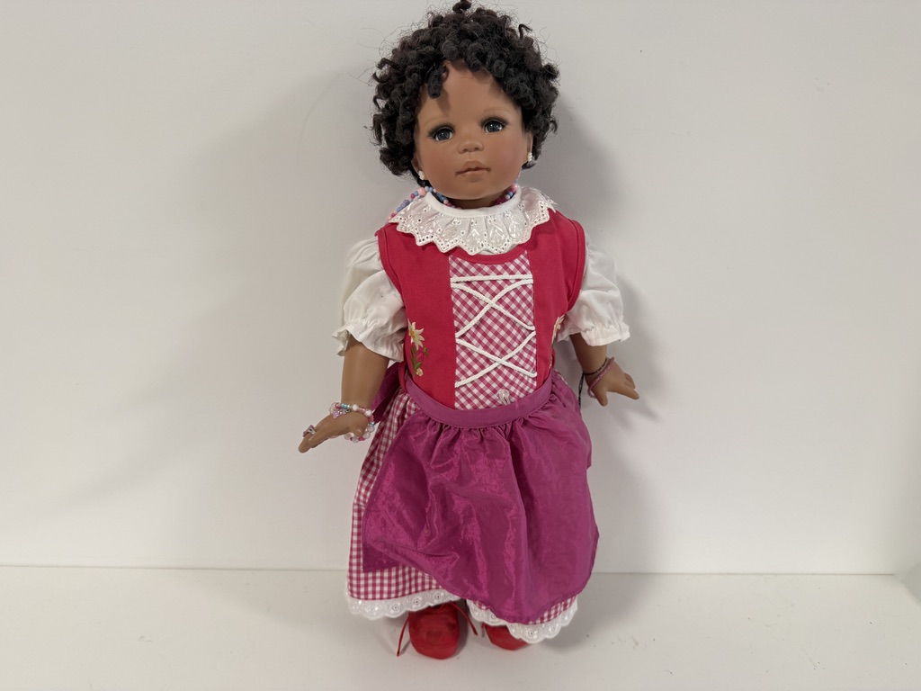 Künstlerpuppe Puppe Monika Levenig Porzellan Puppe 63 Guter Zustand siehe Fotos  