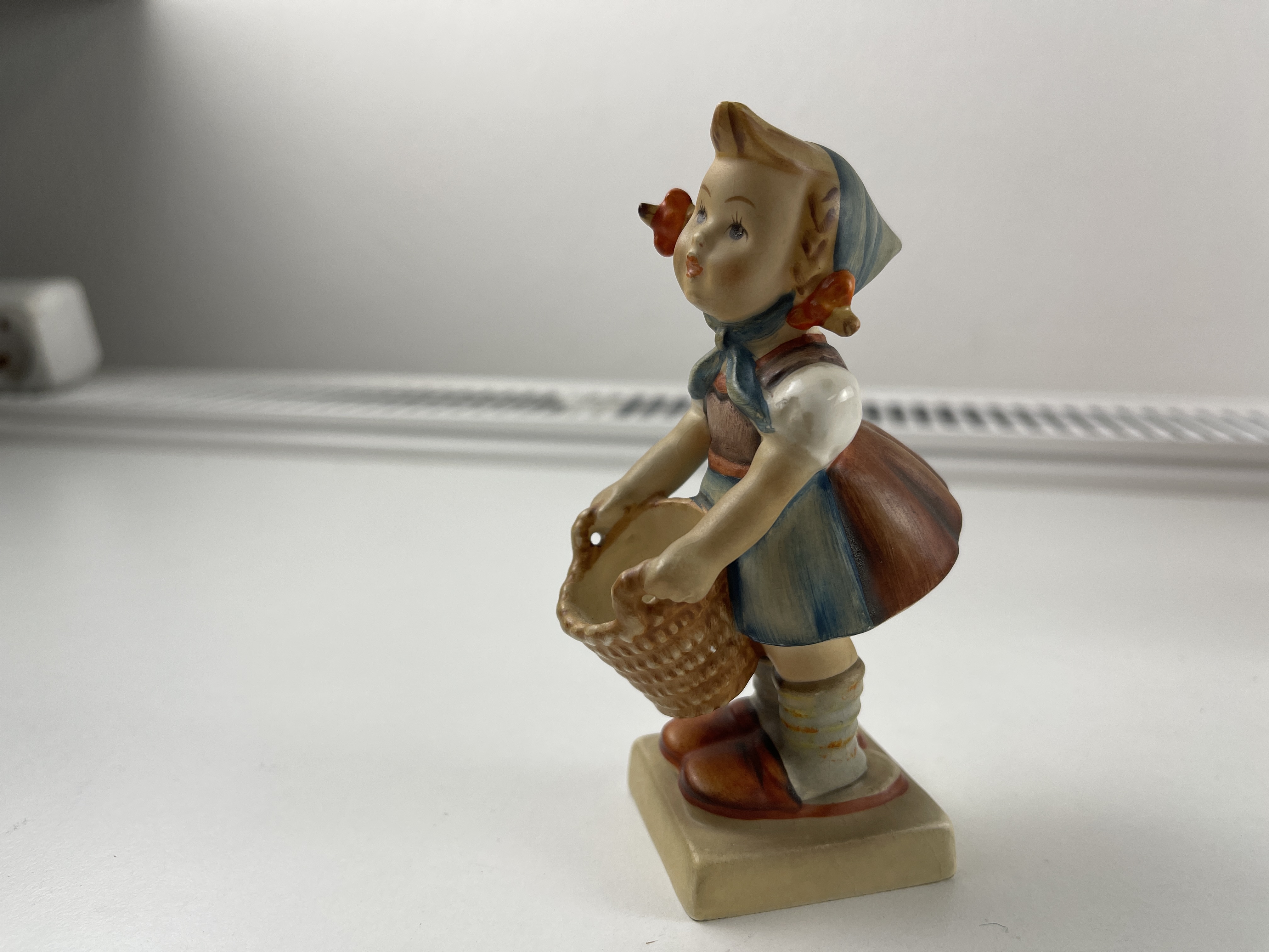 Hummel Figur 73 Fleißiges Lieschen 11 cm 1 Wahl. Top Zustand    