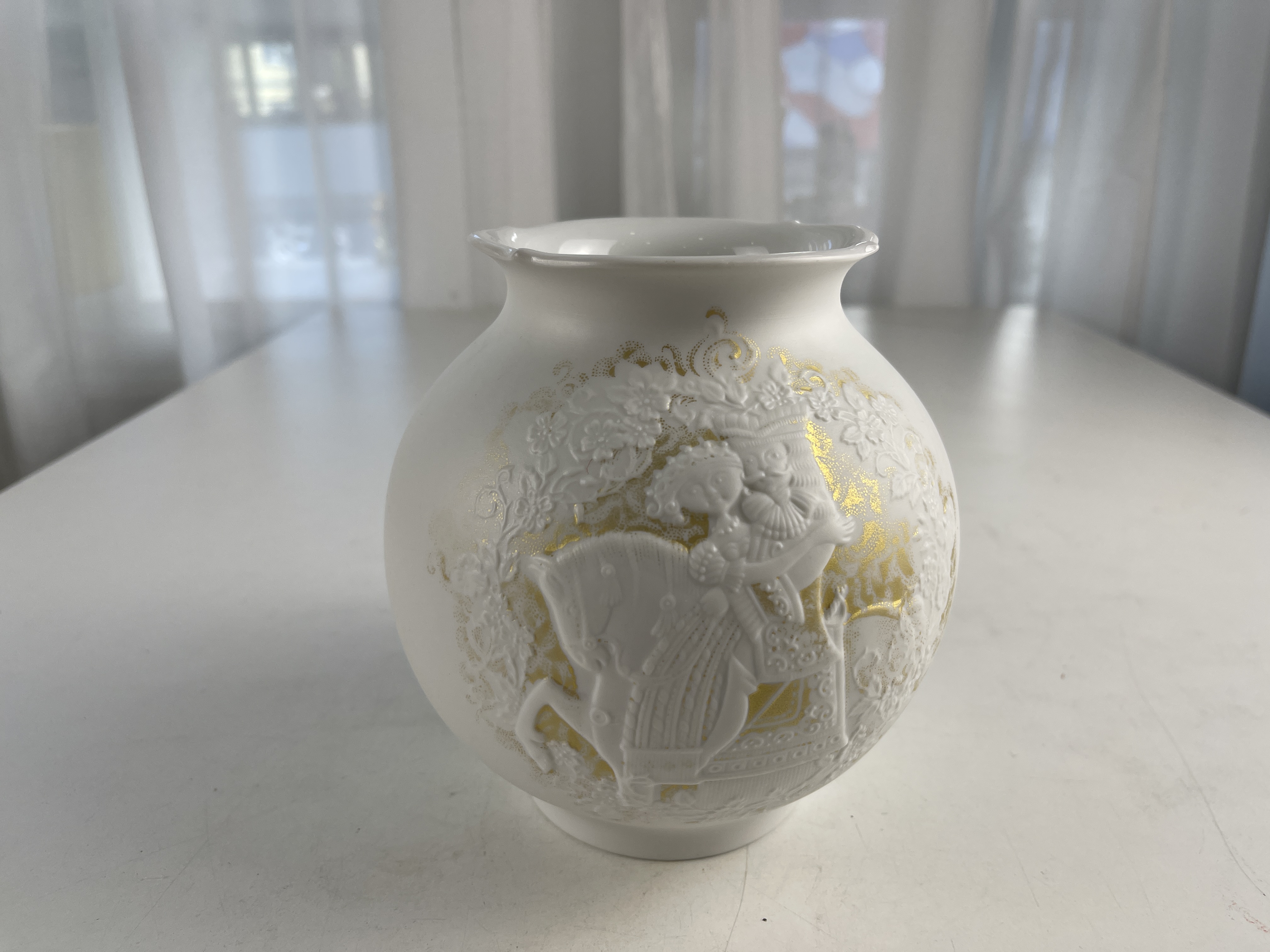 AK Kaiser Porzellan Vase 17 cm - Guter Zustand 