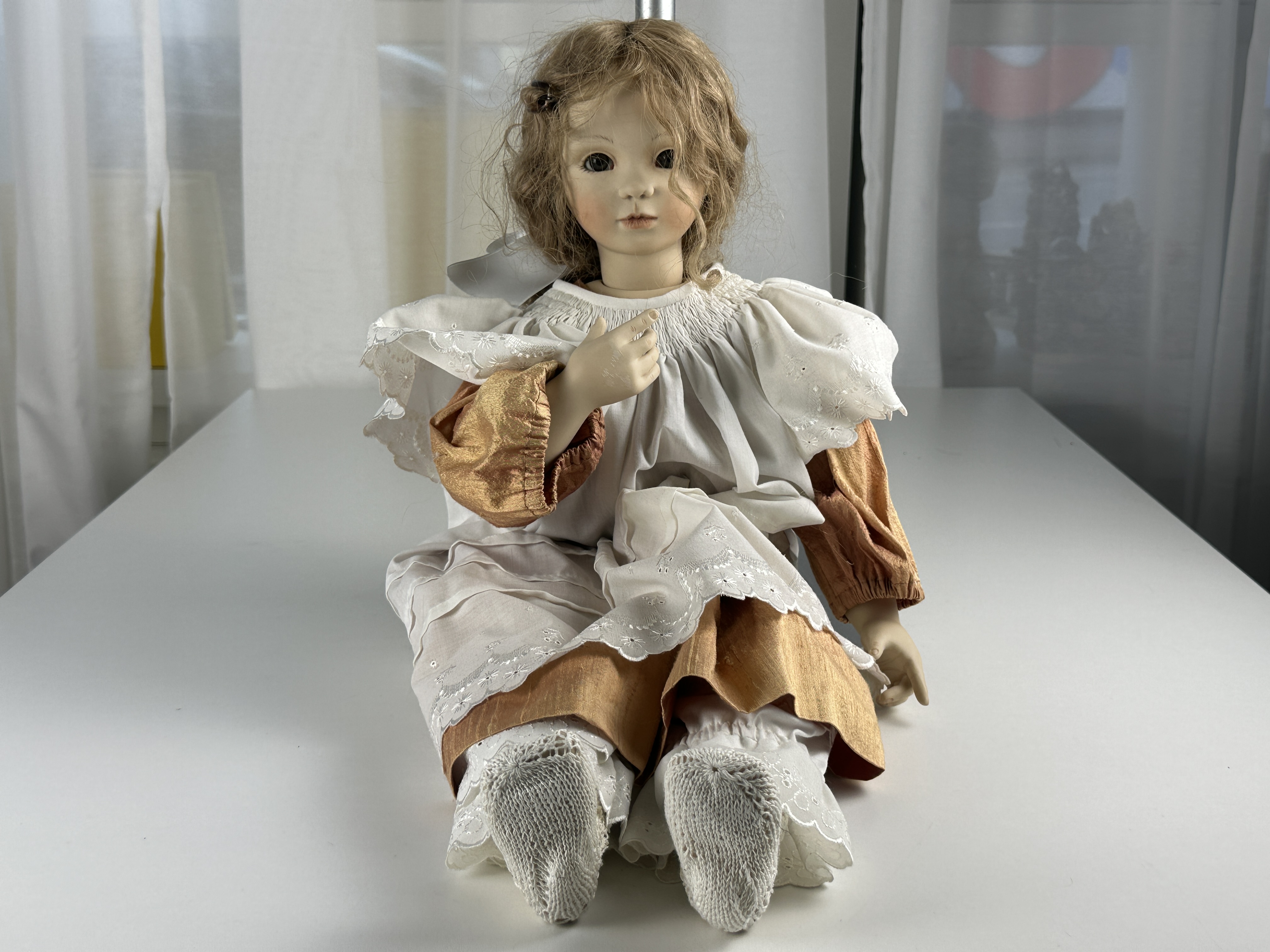 Künstlerpuppe Porzellan Puppe 47 cm. Zustand siehe Fotos