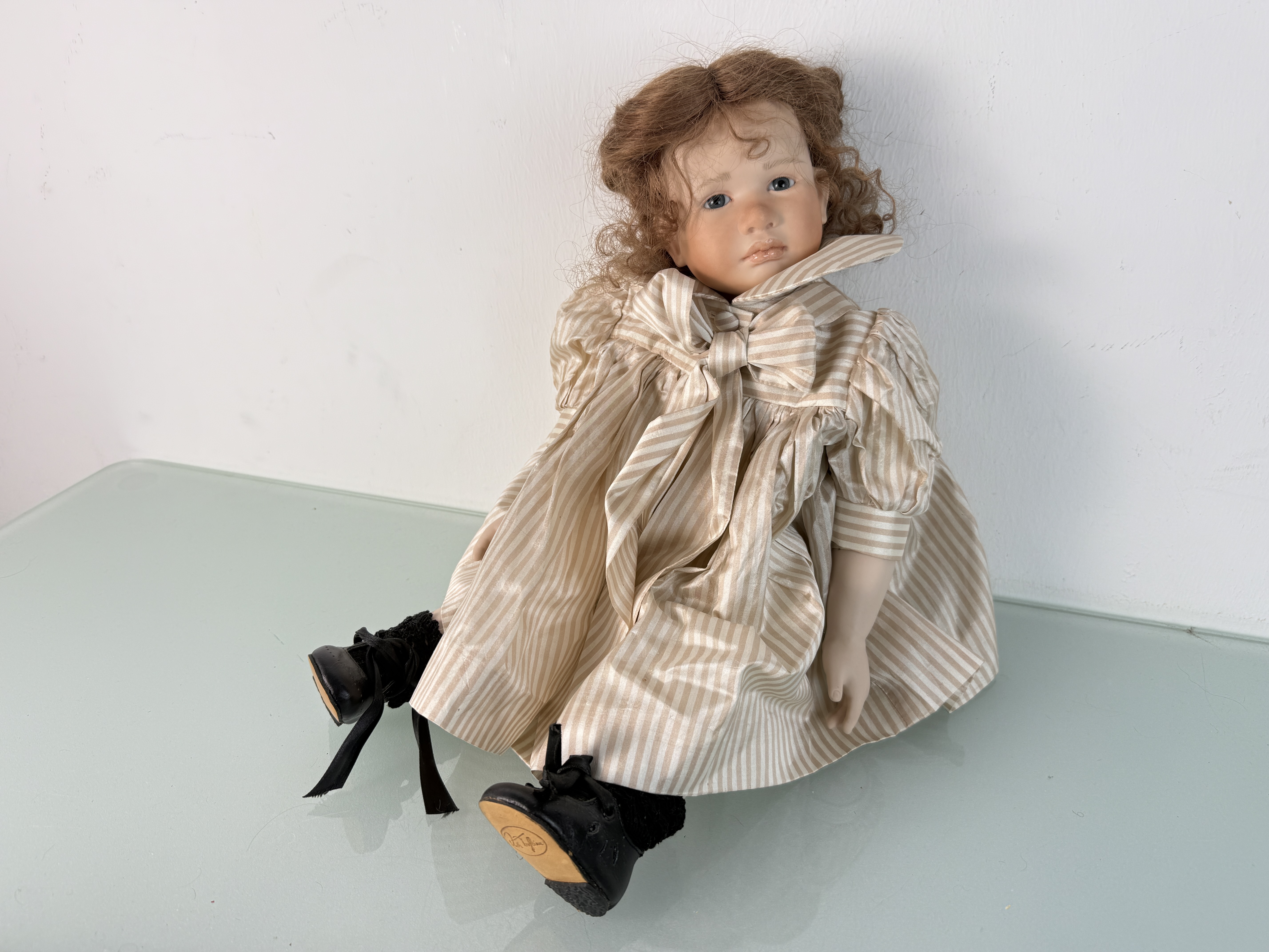 Künstlerpuppe Ruth Treffeisen Porzellan Puppe 53 cm. Top Zustand  