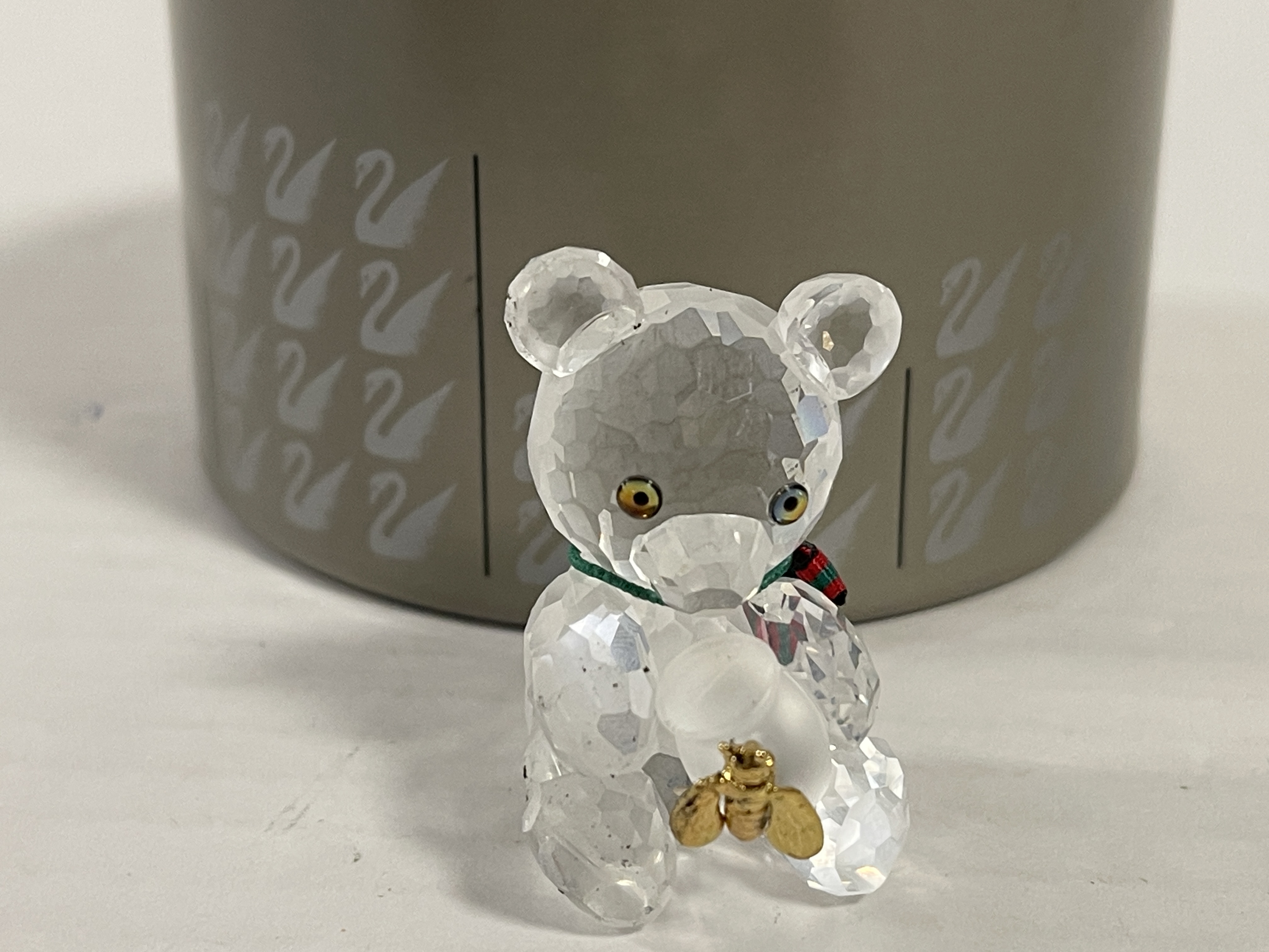 Swarovski Figur 213068 Kris Bär Honigtopf 4,2 cm. Ovp & Zertifikat. Top Zustand. 