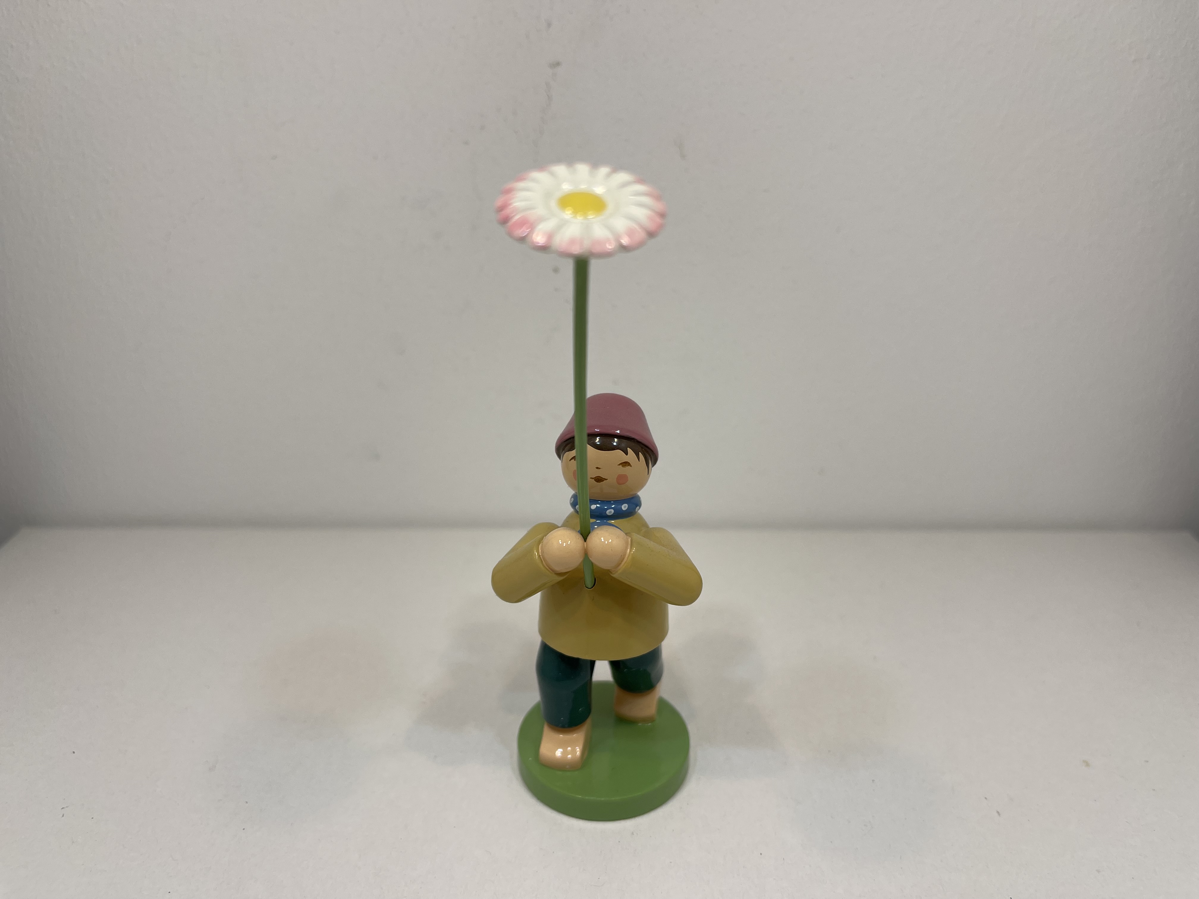 Wendt und Kühn Erzgebirge Blumenkind Figur 11,5 cm. Top Zustand   