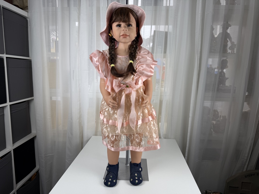 Künstlerpuppe Puppe Monika Levenig Vinyl Puppe 90 cm. Top Zustand 