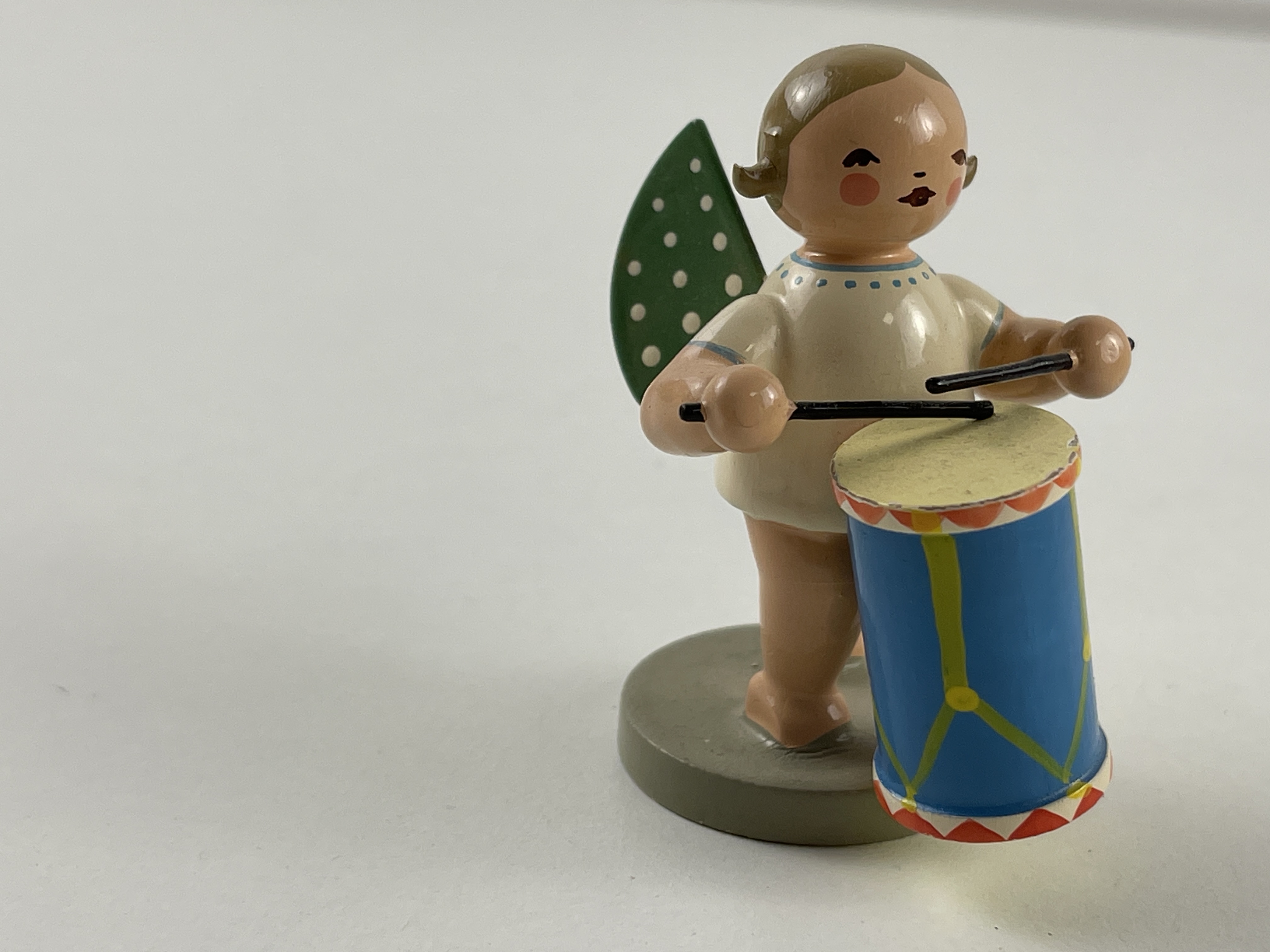 Erzgebirge Wendt und Kühn Figur Engel 6 cm. Zustand siehe Fotos   