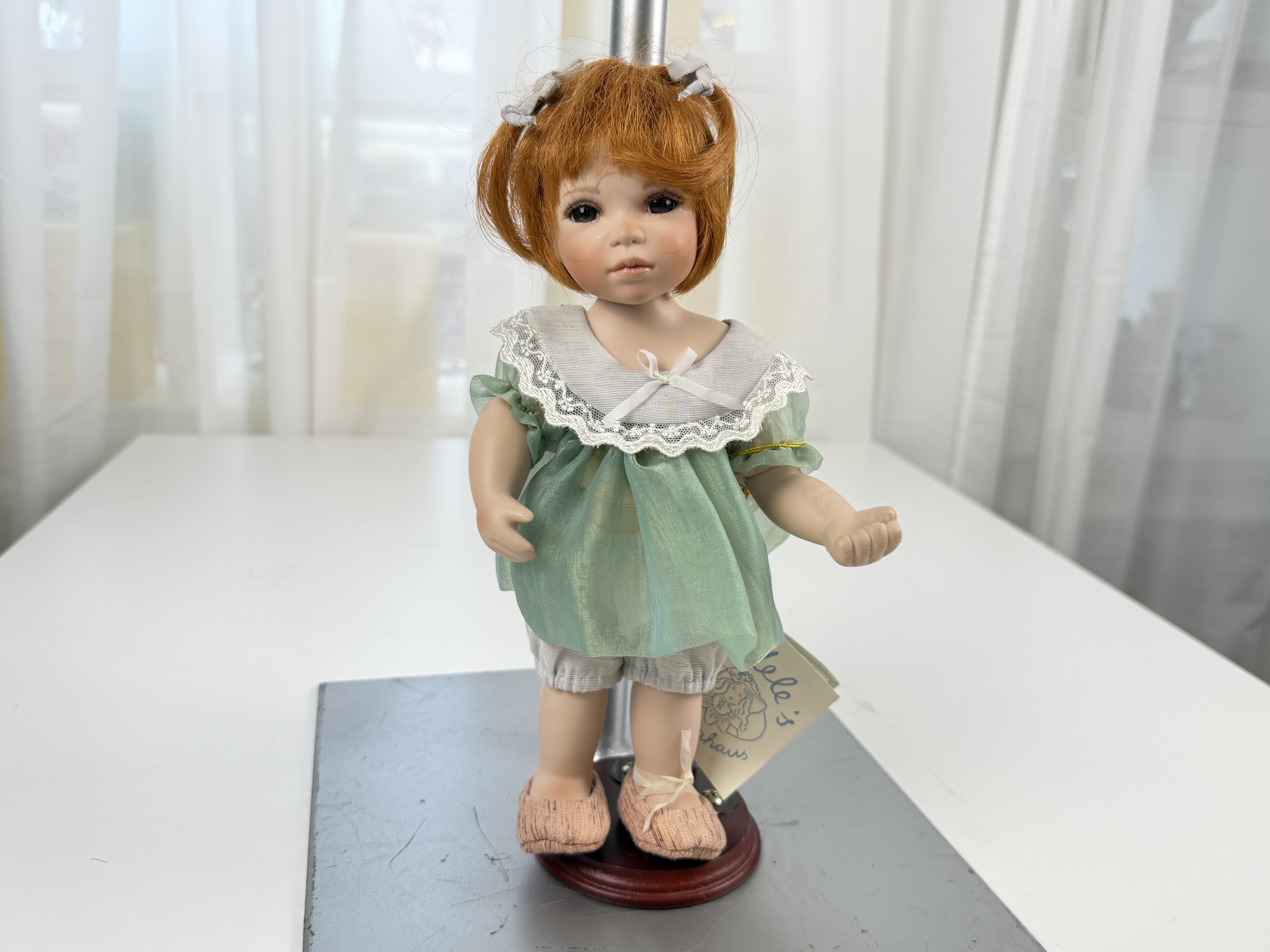 R.F. Künstlerpuppe Porzellan Puppe 27 cm.  Top Zustand 
