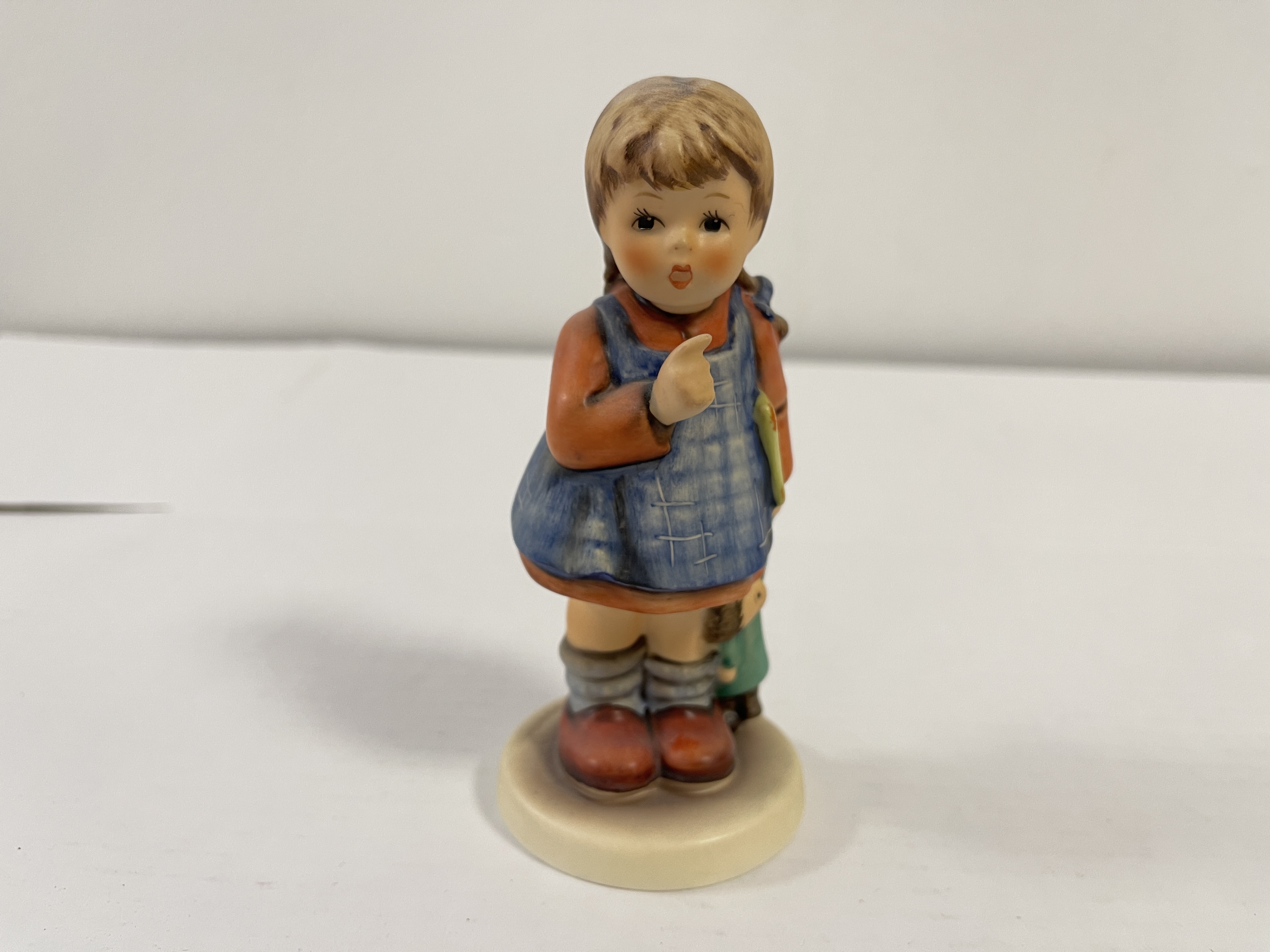 Hummel Figur 486 Schluss für Heute 13 cm 1 Wahl. - Top Zustand  