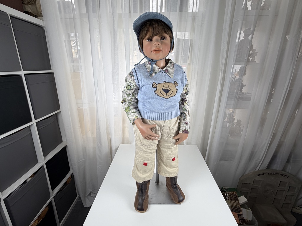 Künstlerpuppe Puppe Monika Levenig Vinyl Puppe 93 cm. Guter Zustand 