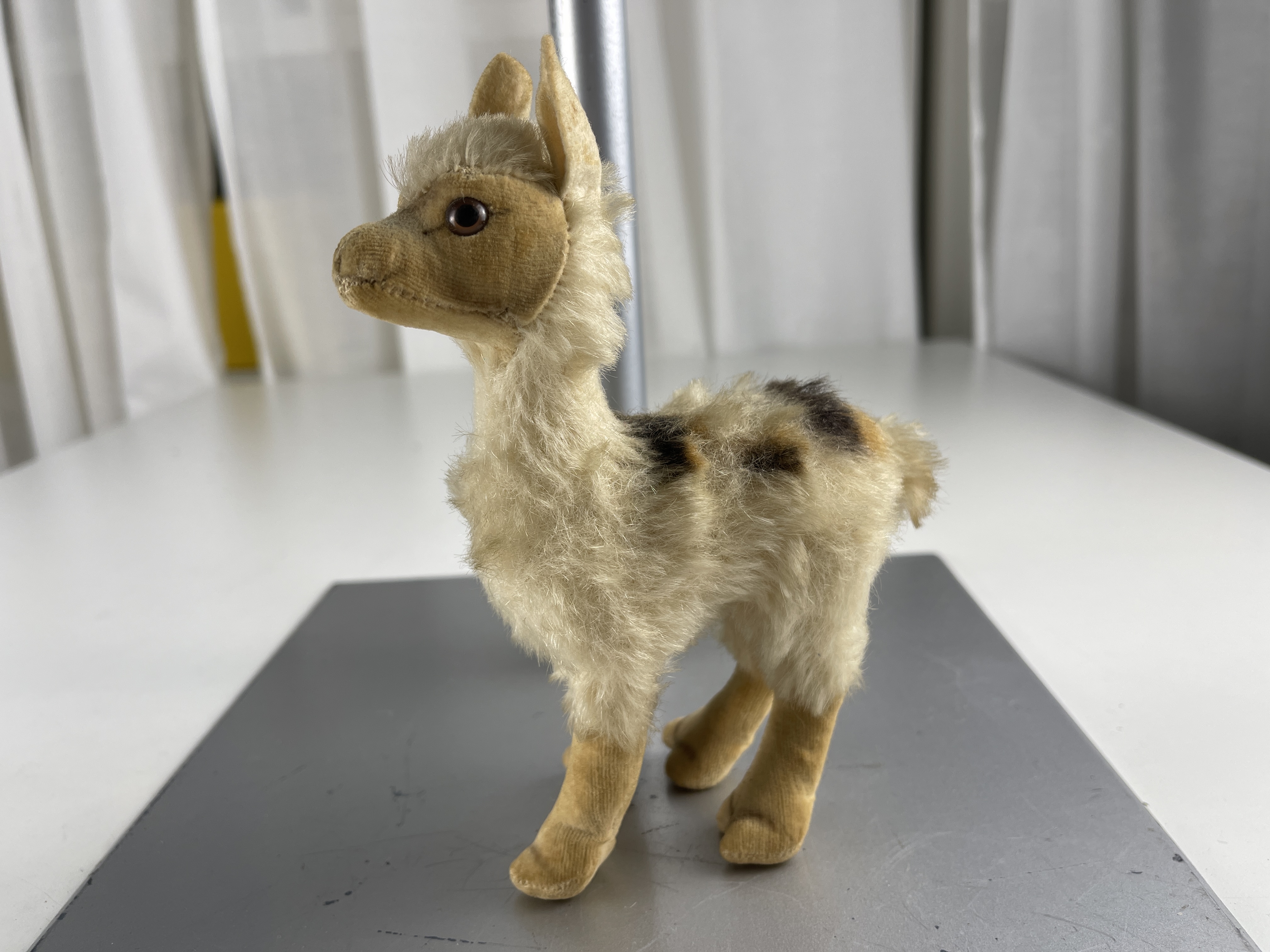 Steiff Tier 1317.00 Lama 17 cm Zustand siehe Fotos   