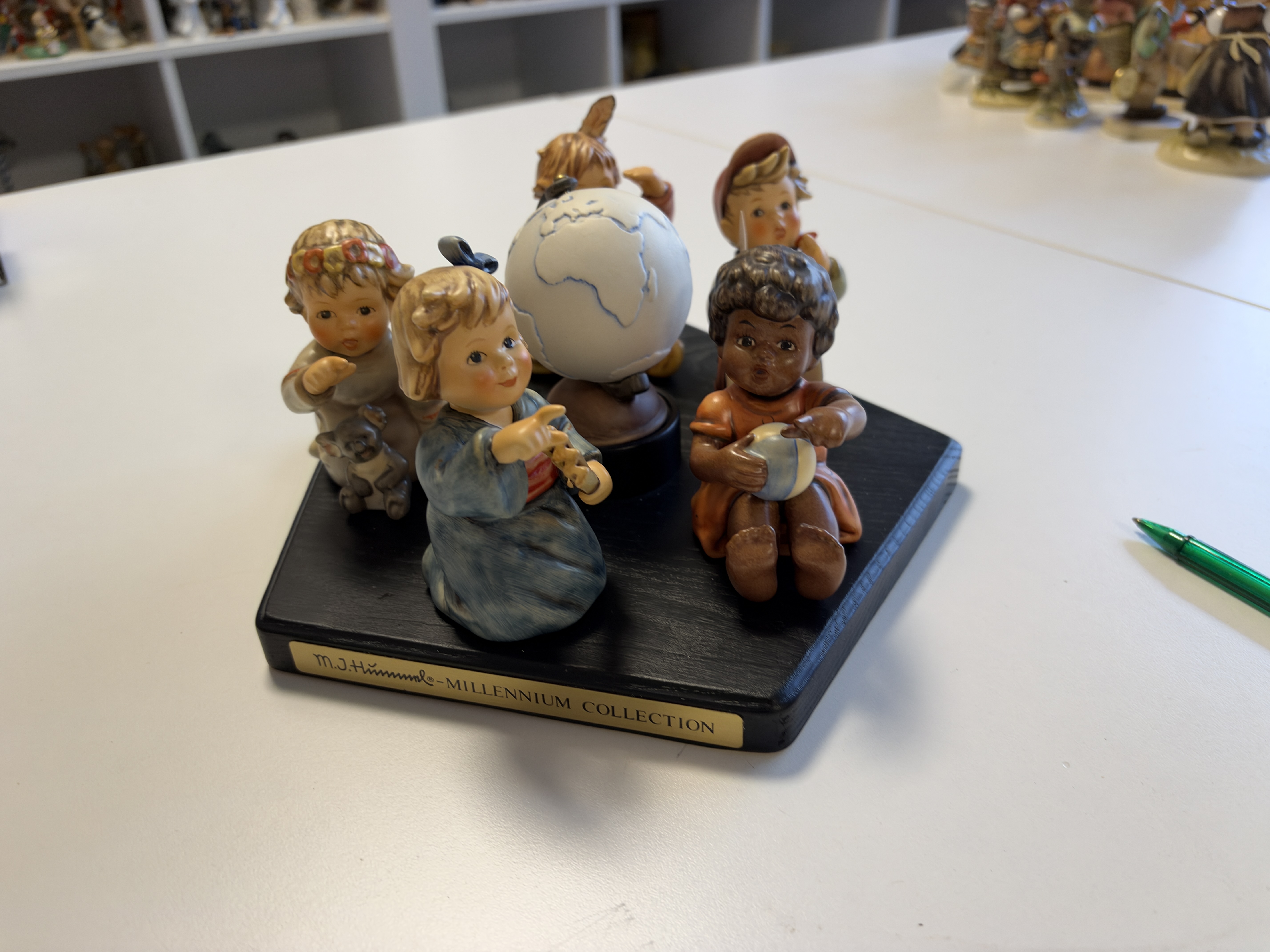 Hummel Figuren 5 Kontinente + Globus und Podest. Top Zustand 