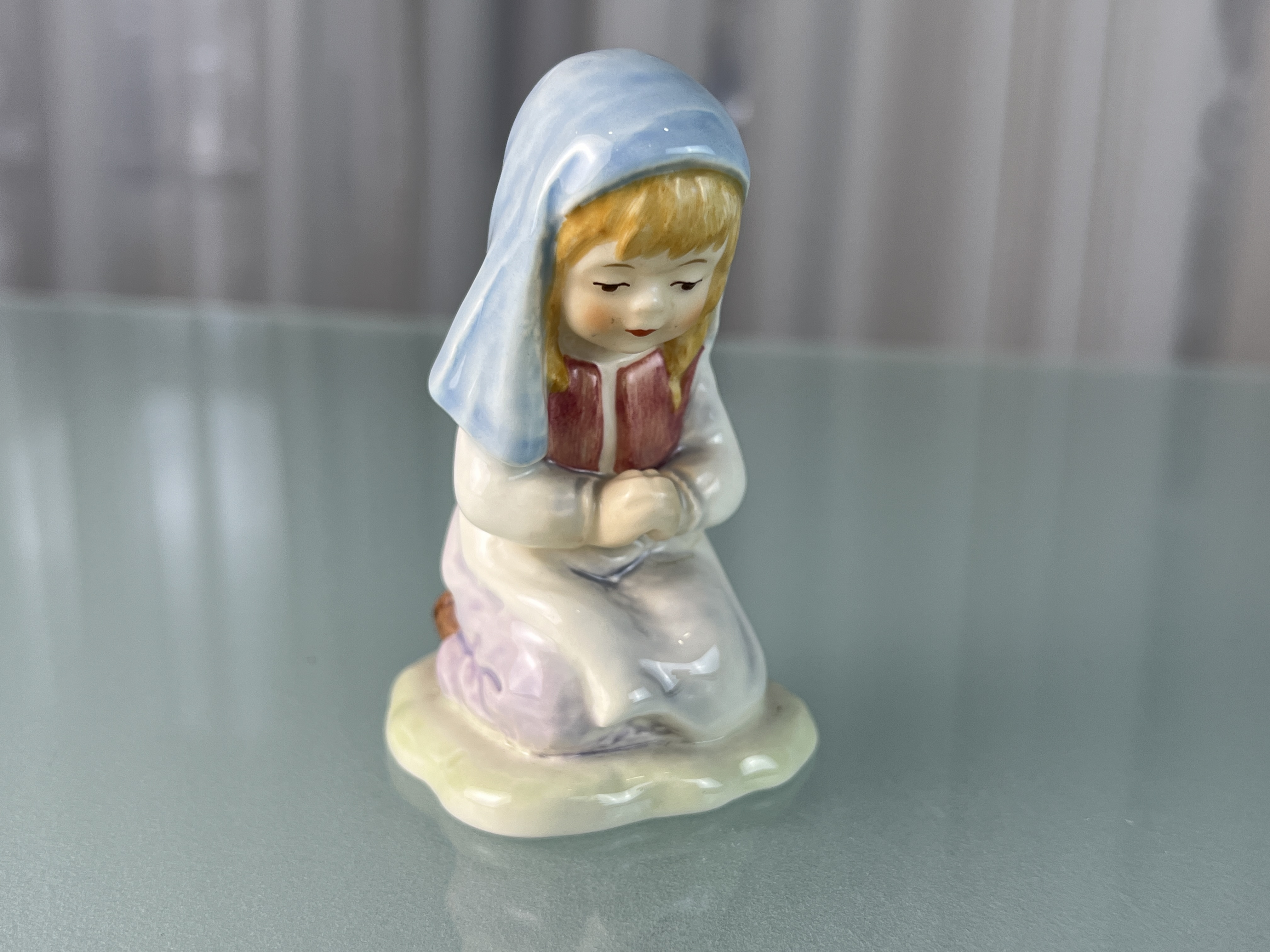 Goebel Figur Mädchen betend 9 cm. 1 Wahl. Top Zustand 