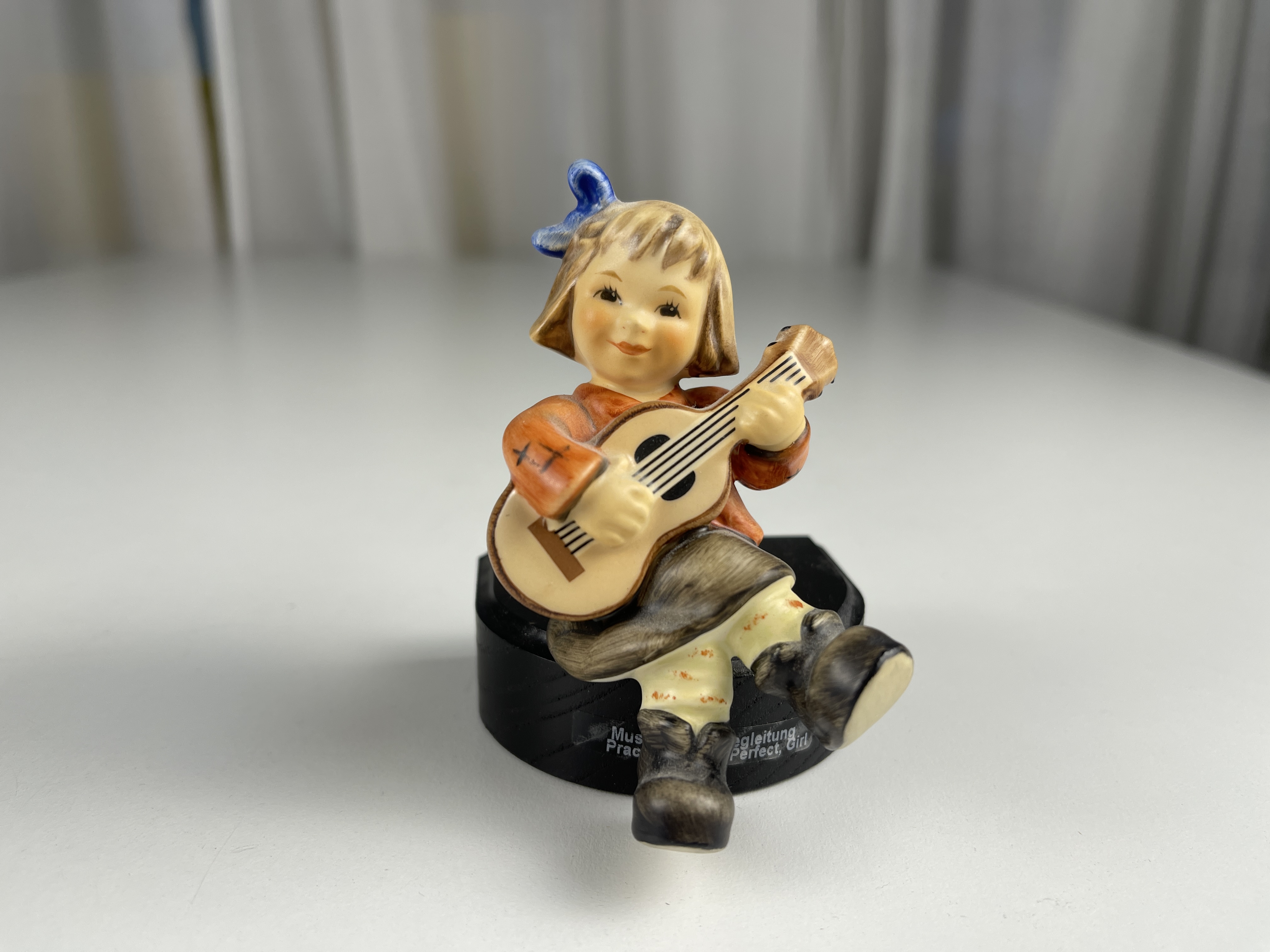 Hummel Figur Porzellanfigur 2223 Musikalische Begleitung 8 cm. 1 Wahl. Top Zustand 