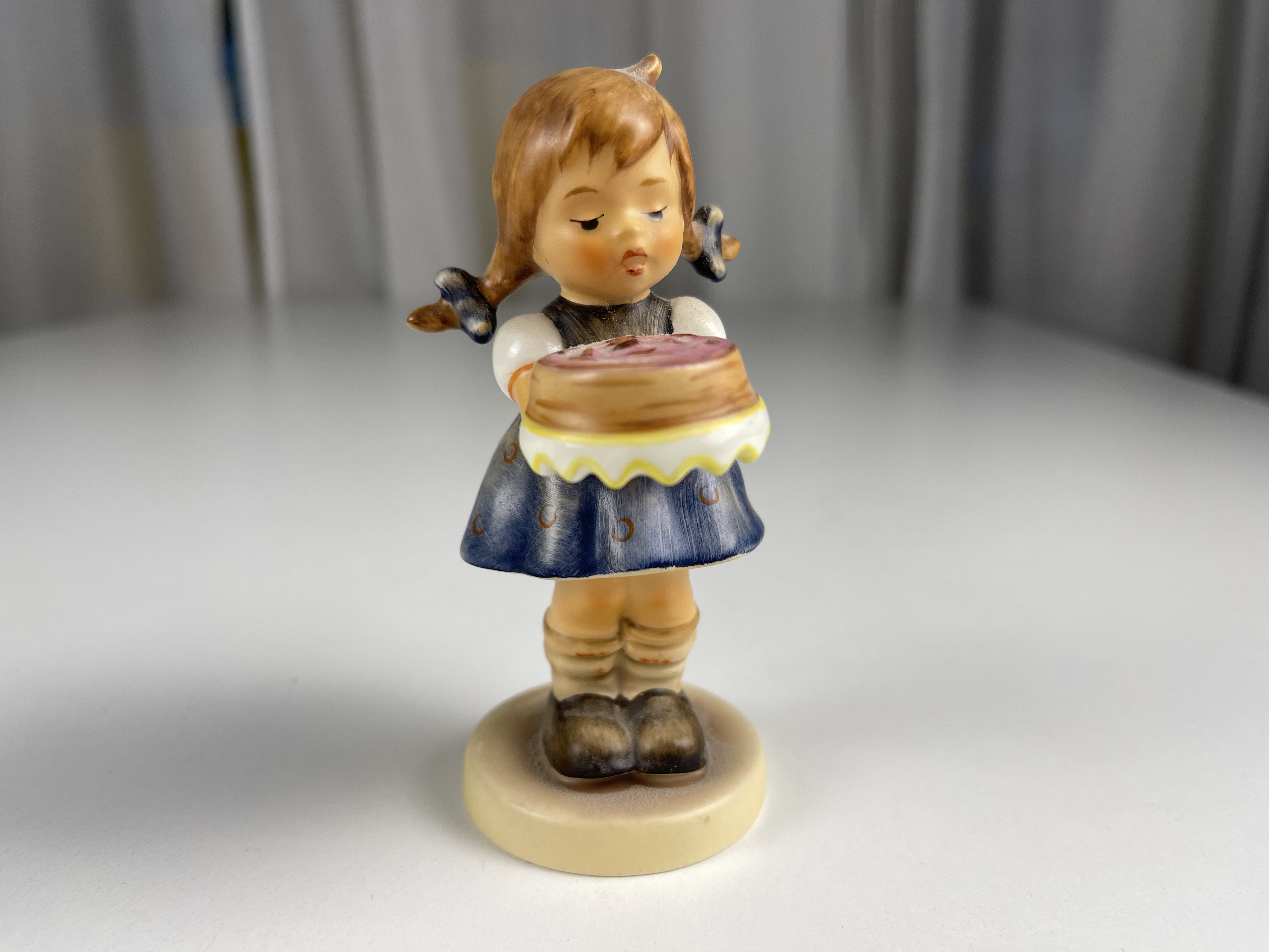 Hummel Figur 541 Selbst gebacken 10 cm. 1 Wahl - Top Zustand 