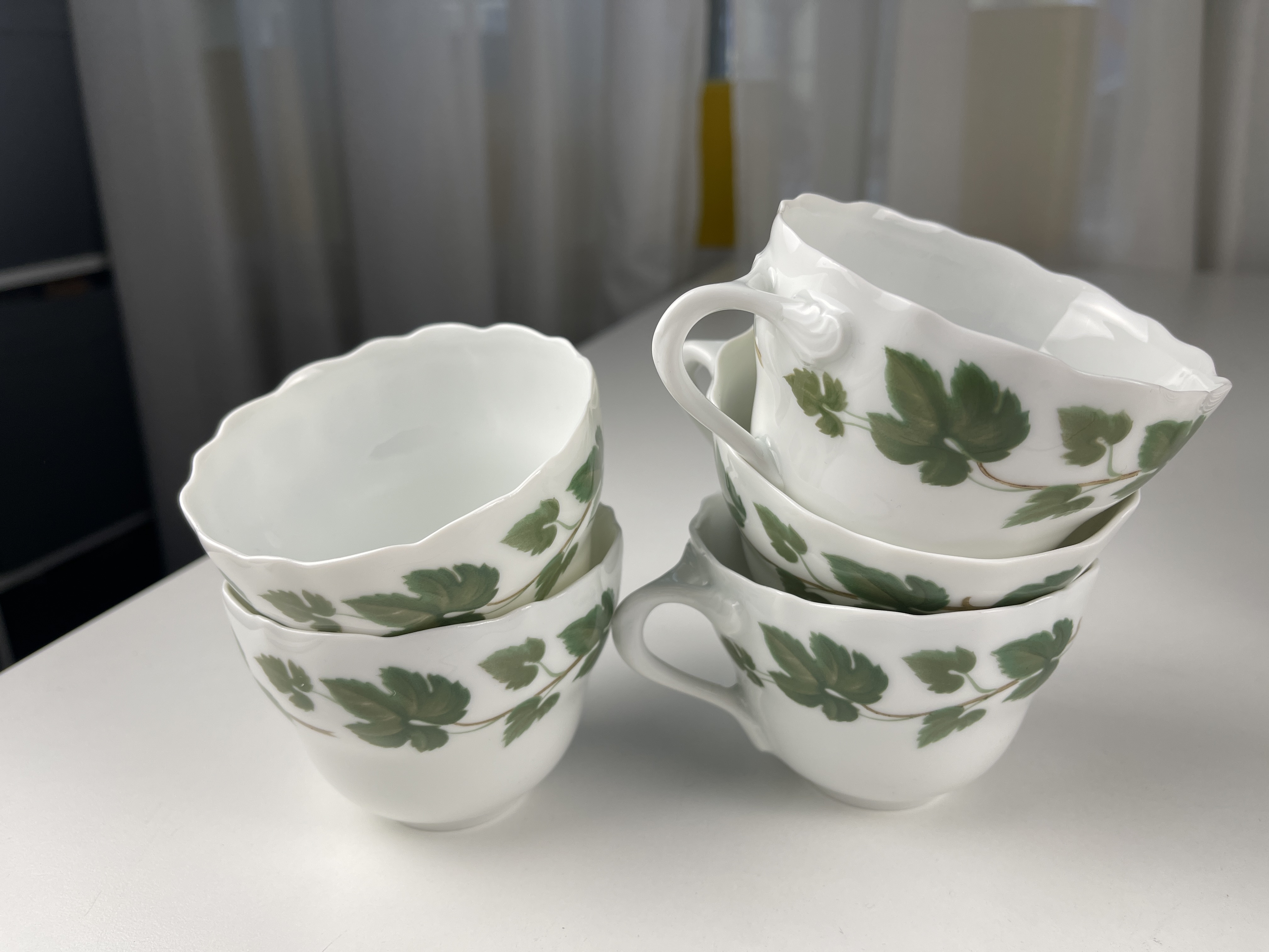  Hutschenreuther Porzellan Tassen 5 Stück - Zustand siehe Fotos  