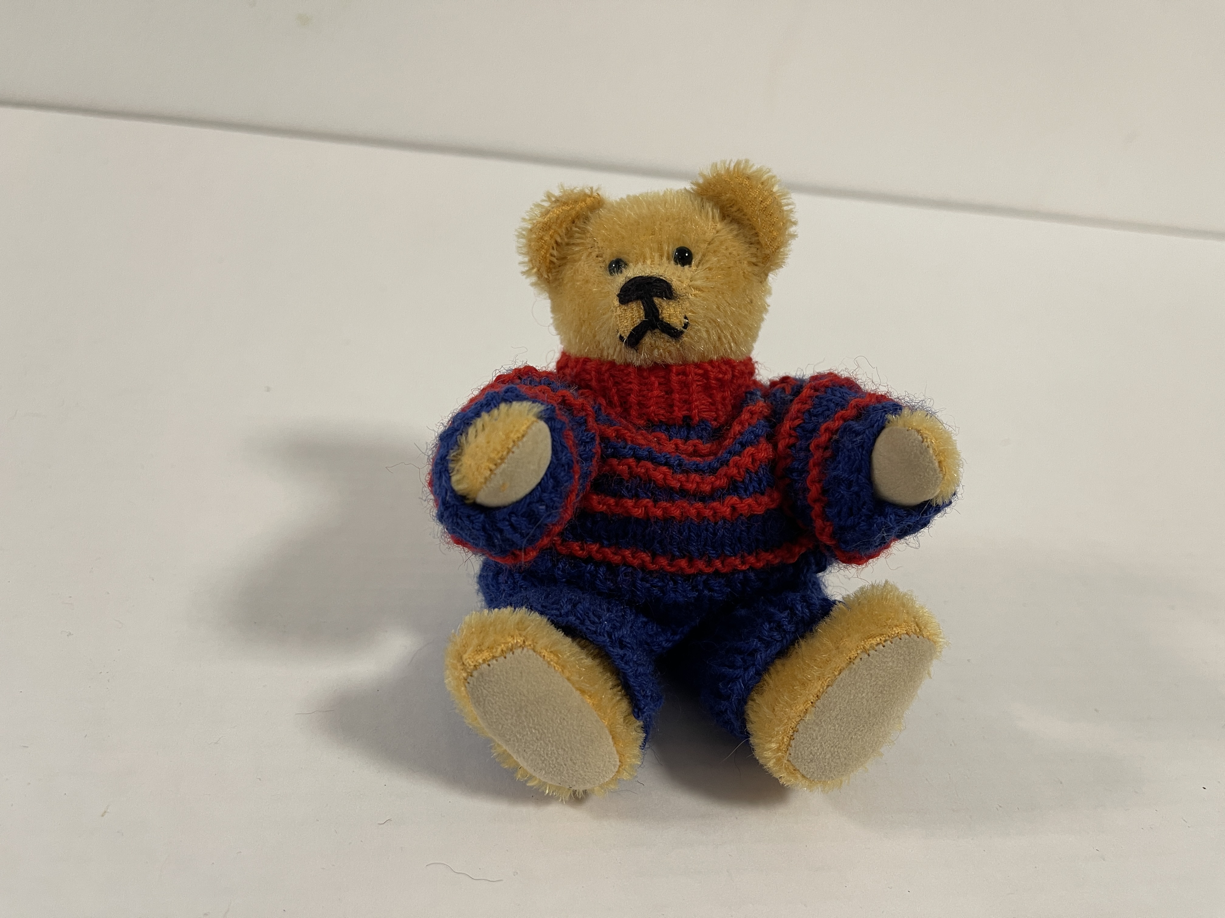 Künstlerbär Teddybär 14,5 cm. Top Zustand.  