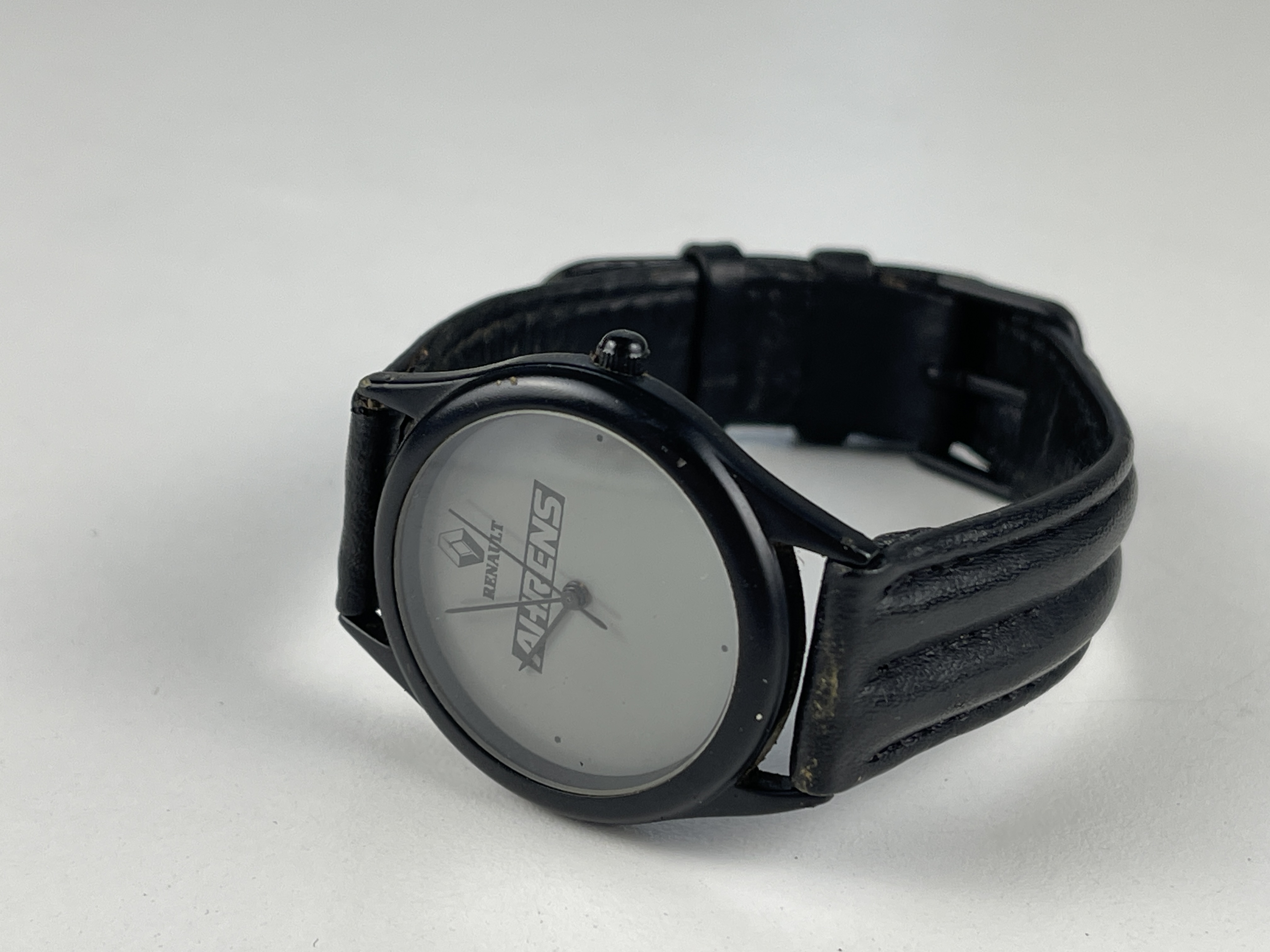  Herren Armbanduhr Quartz  Renault - Zustand siehe Fotos  
