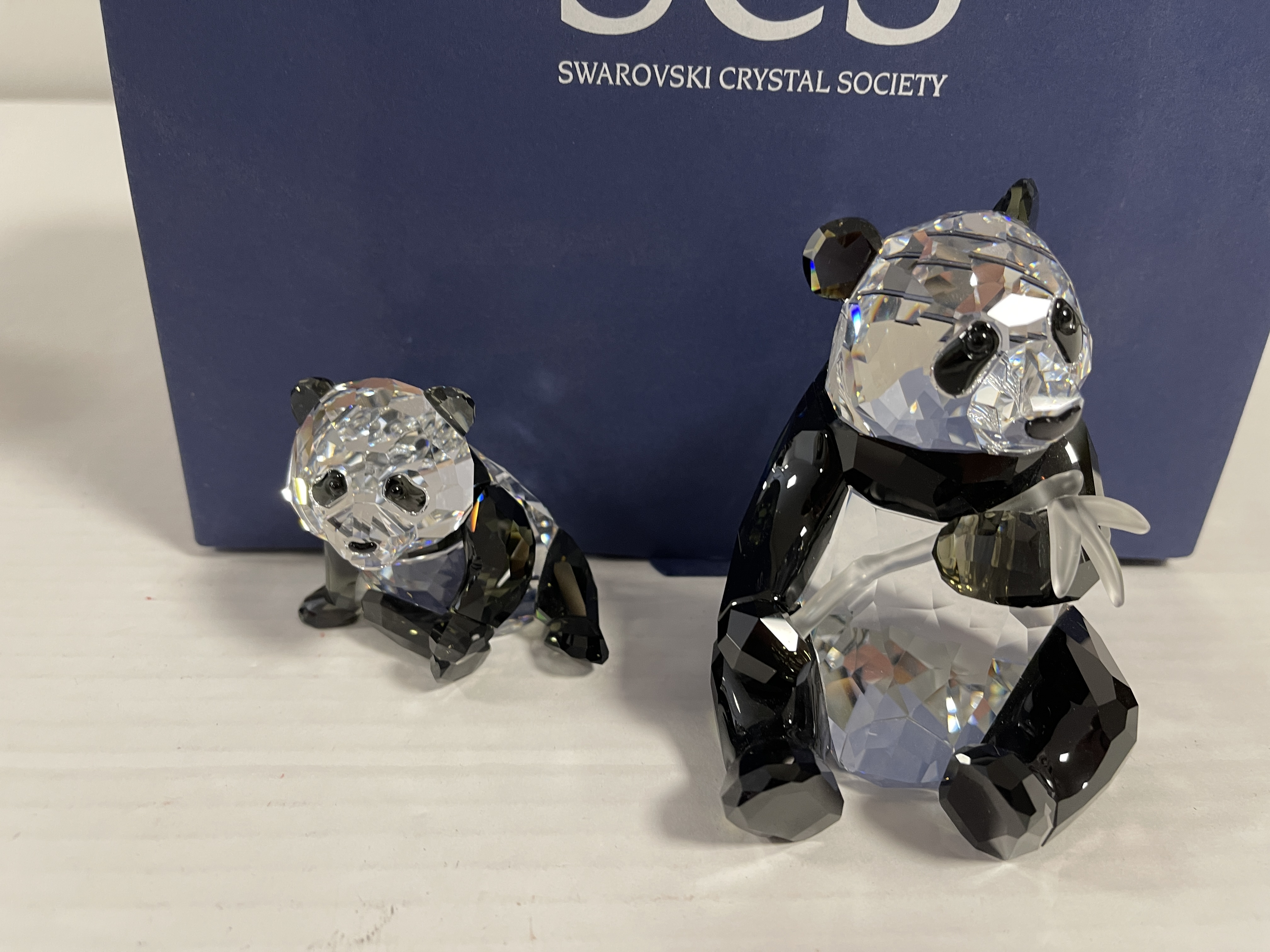 Swarovski Figur 900918 Jahresfigur 2008 Pandas. 9,5 + 6 cm. Ovp & Zertifikat. Top Zustand   