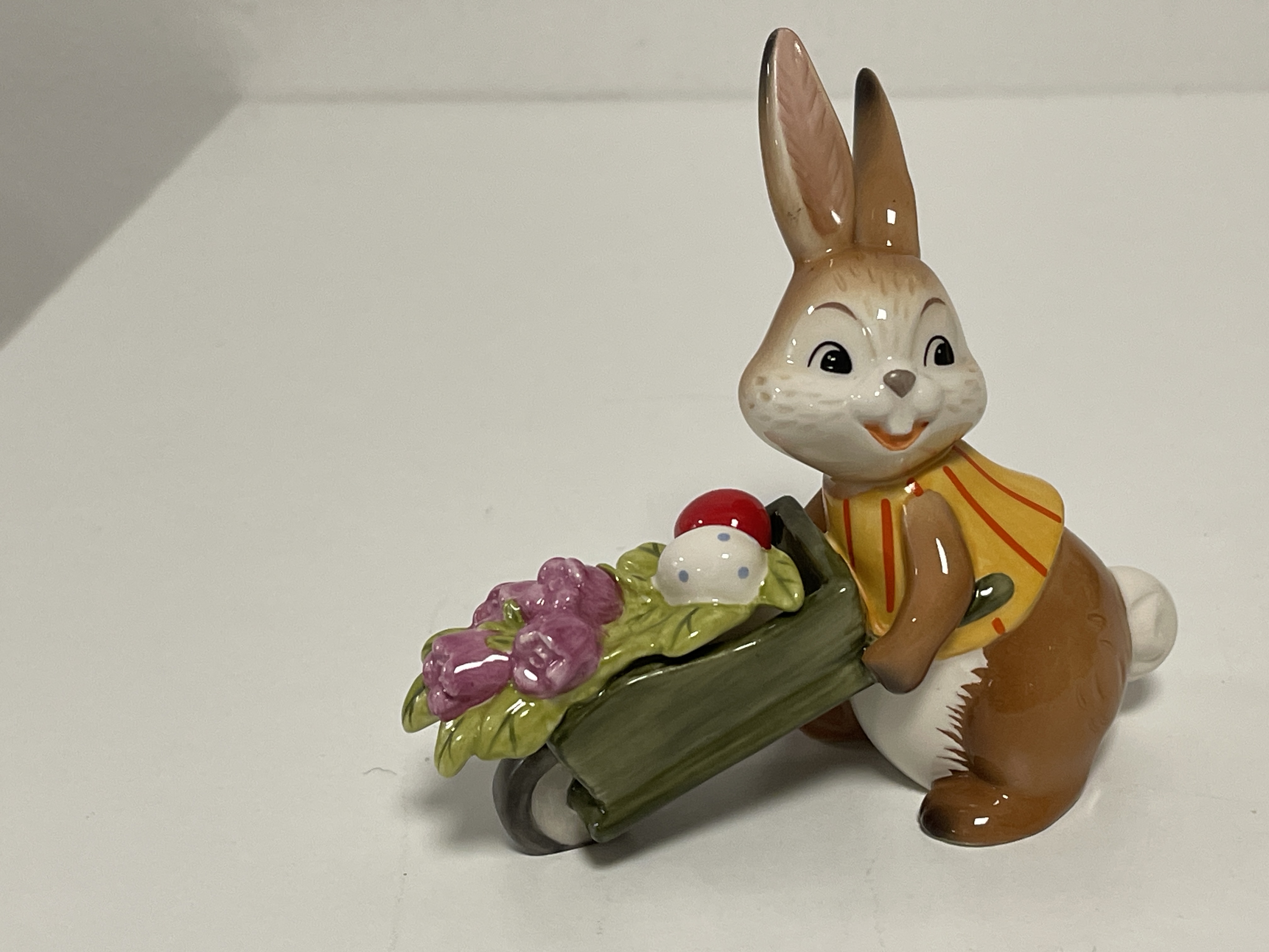 Goebel Ostern Hase Figur Porzellan 10 cm. Top Zustand     