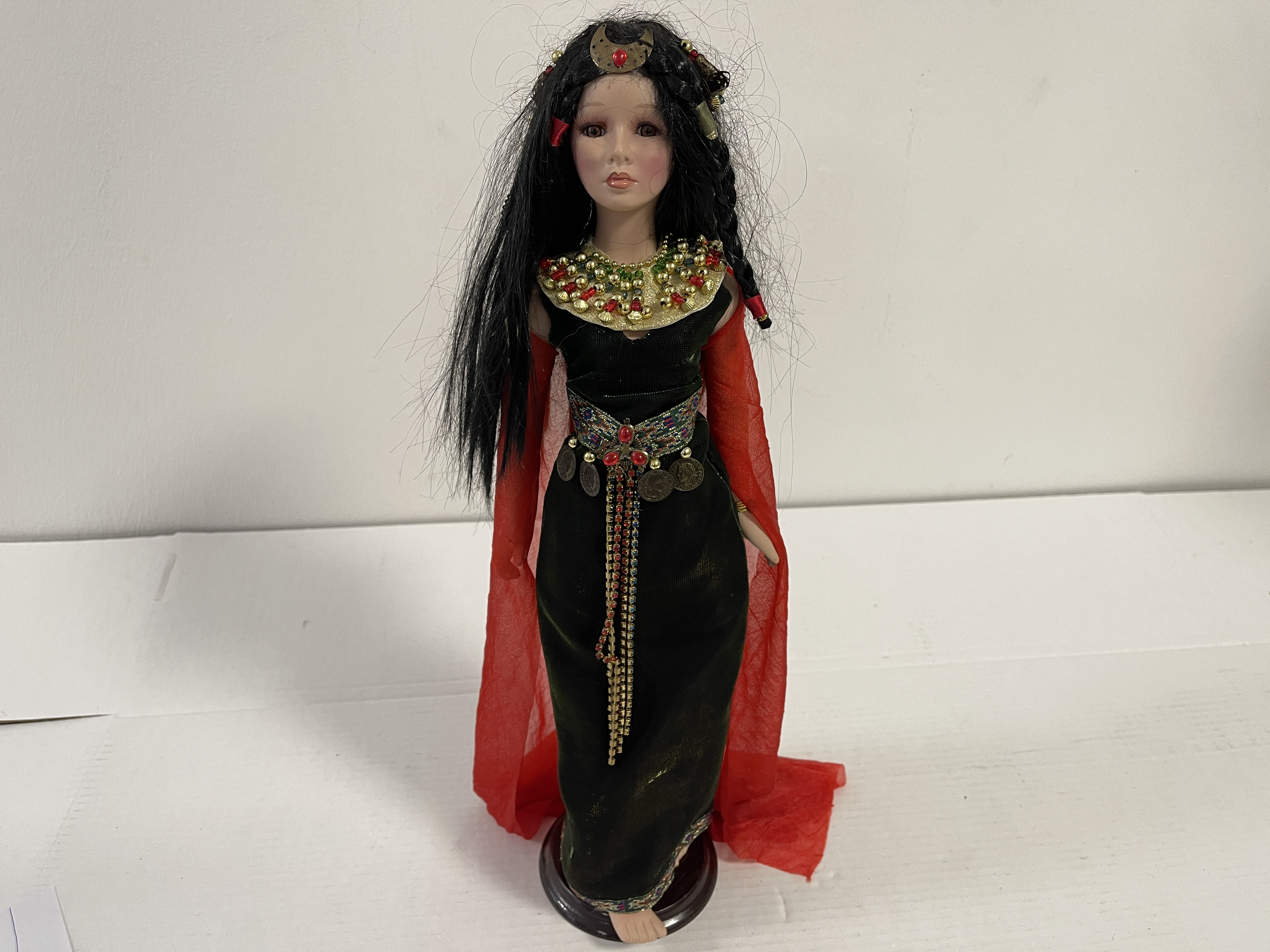 Künstlerpuppe Porzellan Sammler Puppe 46 cm. Raucherhaushalt Guter Zustand 