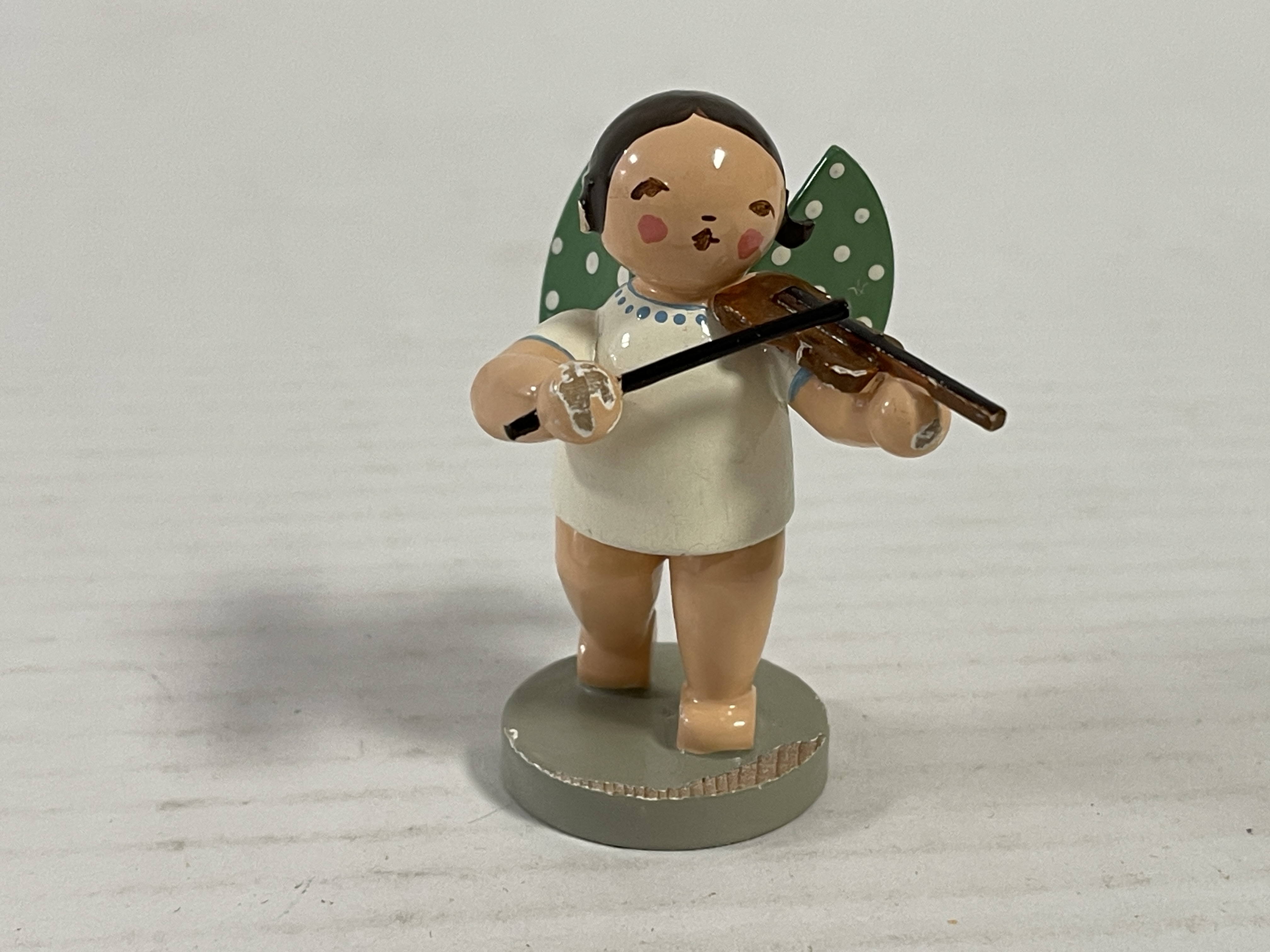 Erzgebirge Wendt und Kühn Figur Engel 6 cm. Zustand siehe Fotos  