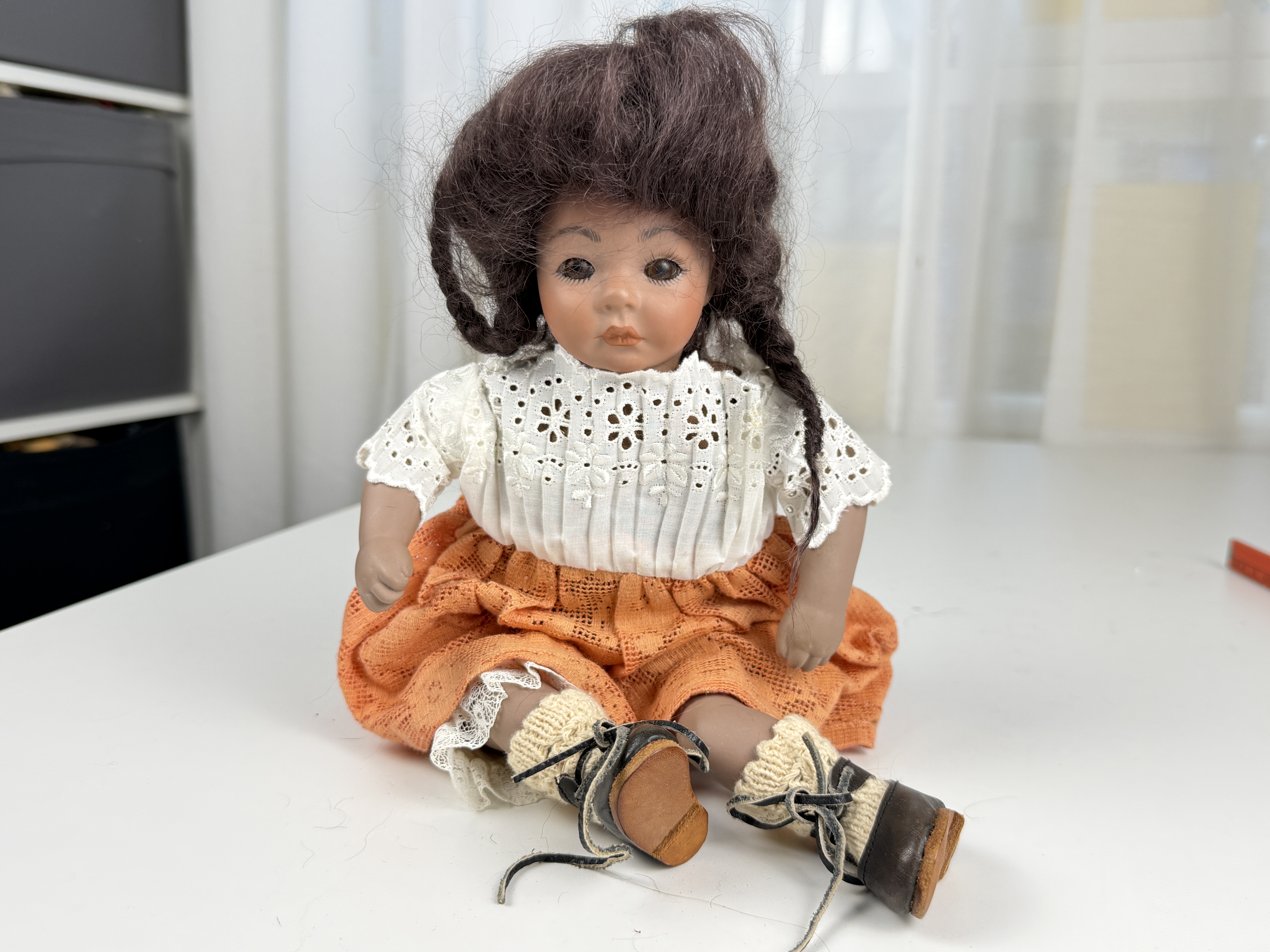 Künstlerpuppe Porzellanpuppe 33 cm Top Zustand siehe Bilder 