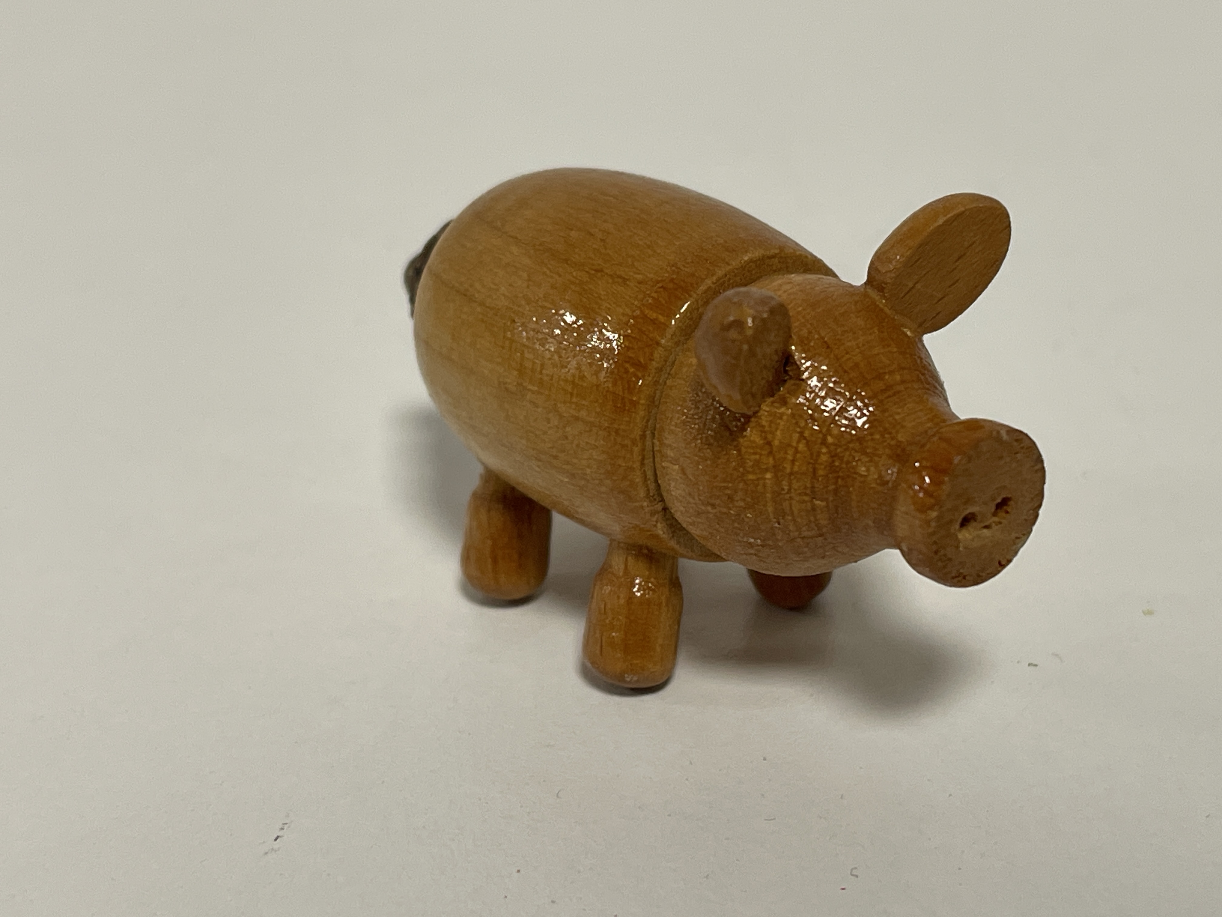 Erzgebirge Figur Salz / Pfeffer Streuer Schwein 6 x 3,5 cm. Zustand siehe Fotos