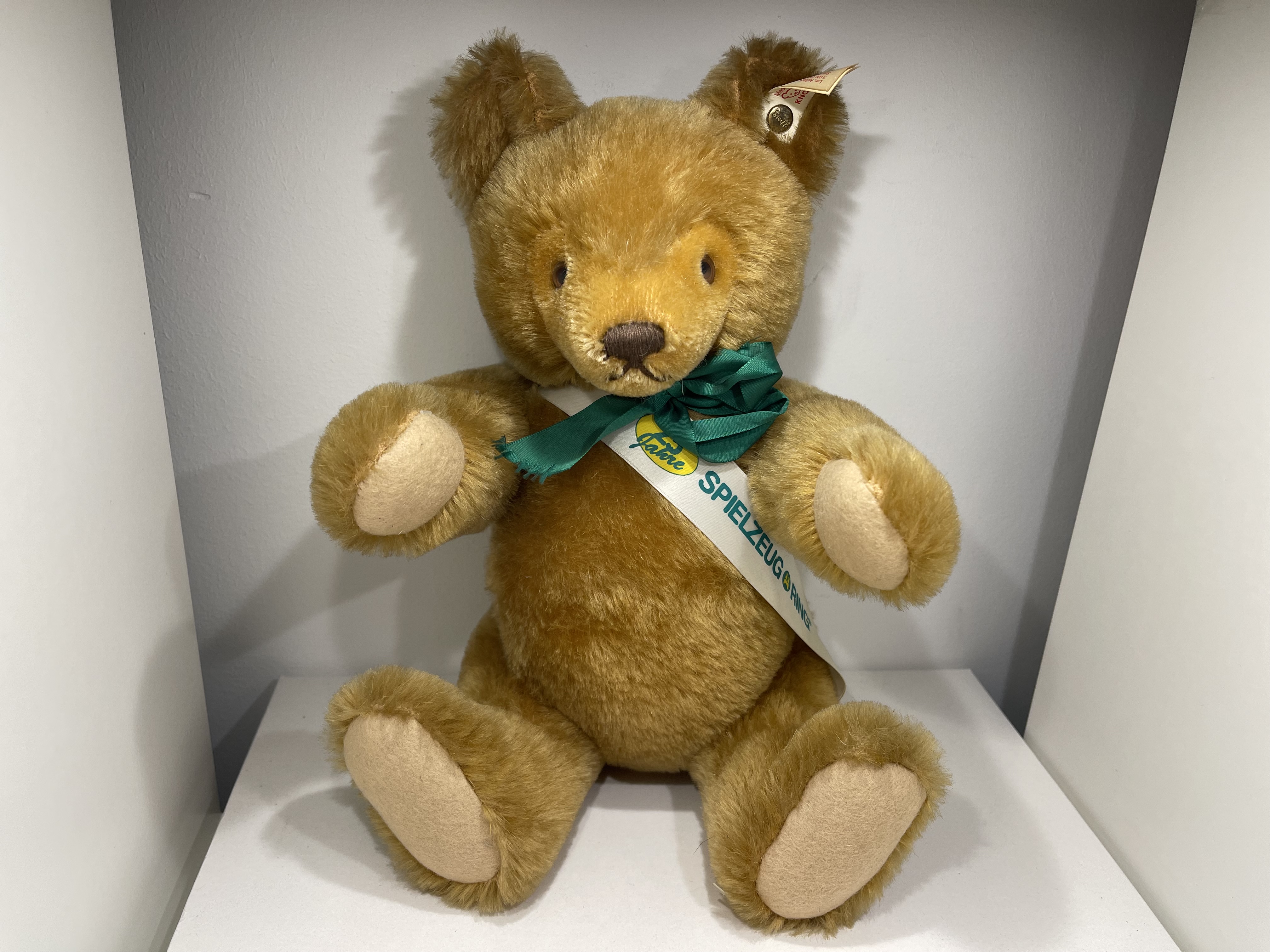 Steiff Tier 650918 Teddy Bär Spielzeugring 38 cm. Top Zustand