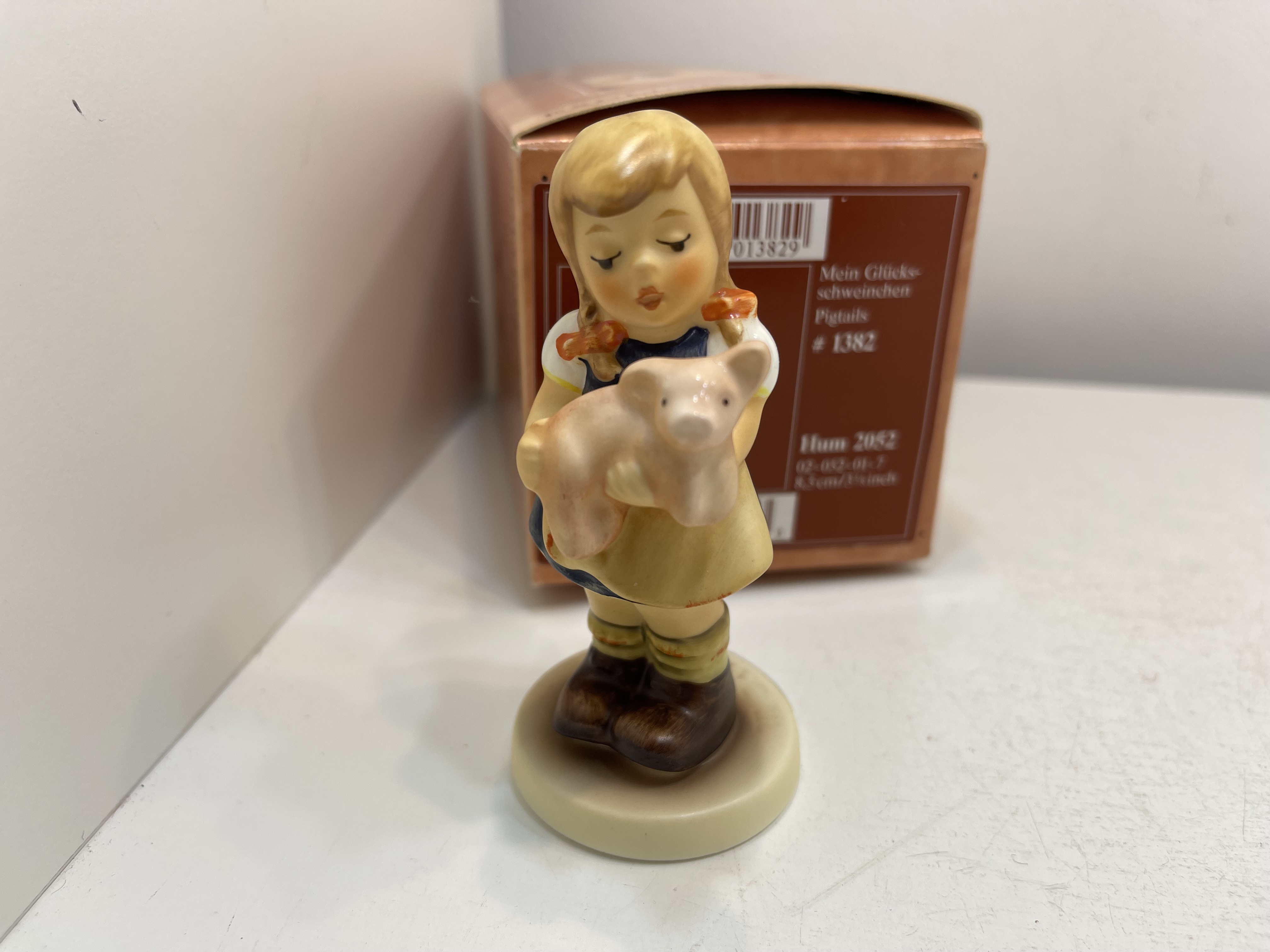 Hummel Figur 2052 Mein Glücksschwein 8,5 cm. 1 Wahl. Top Zustand   Hummel Figur 2052 Mein Glücksschwein 8,5 cm. 1 Wahl. Top Zustand