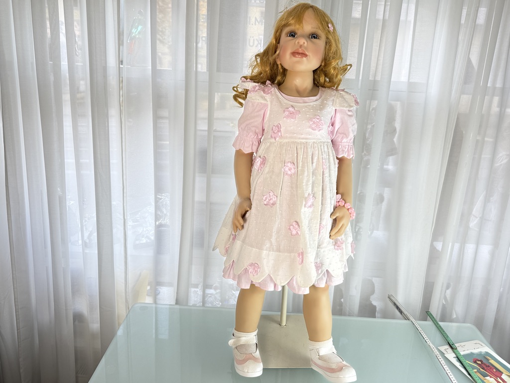 Künstlerpuppe Puppe Monika Levenig Vinyl Puppe 97 cm. Top Zustand