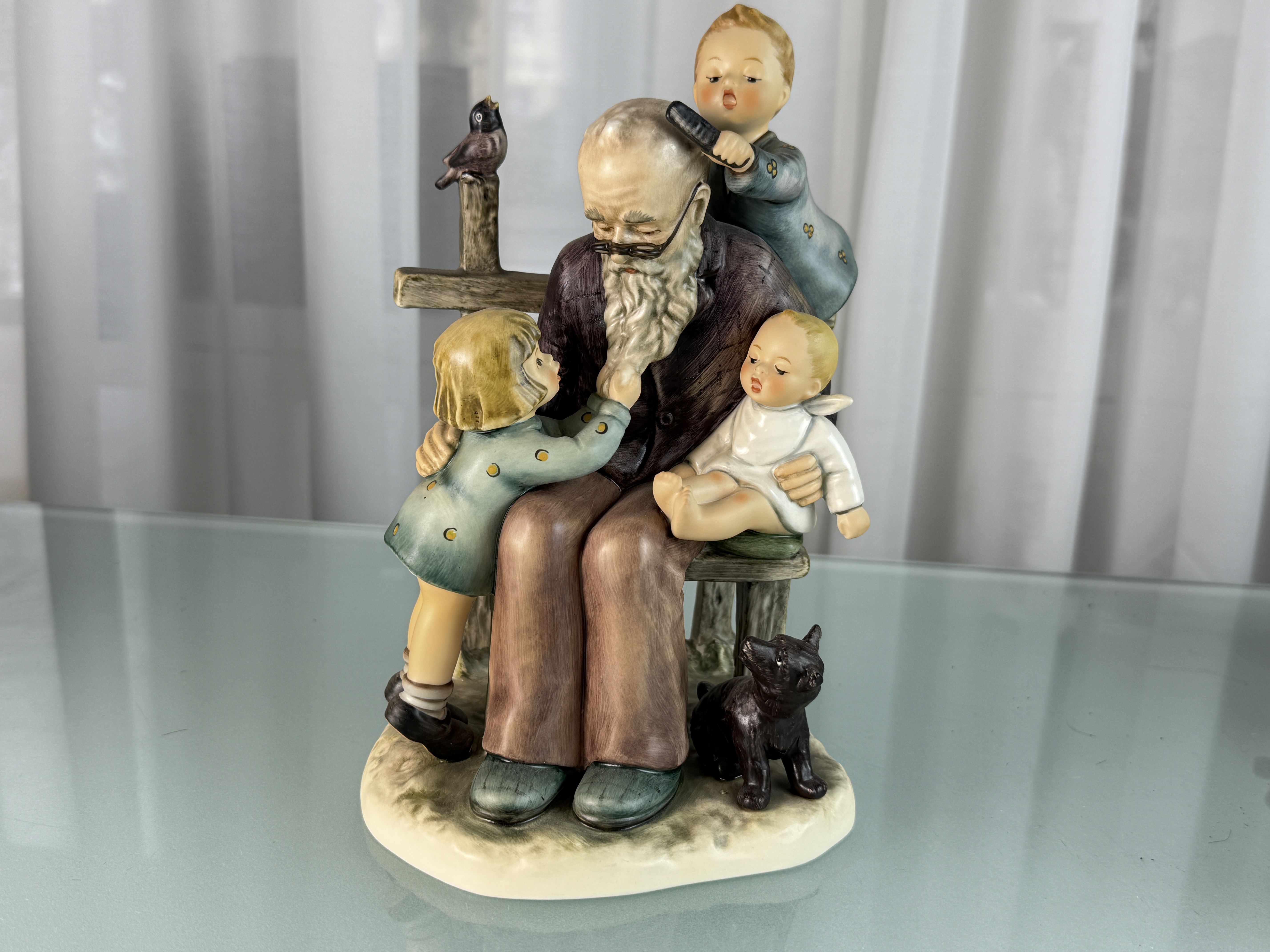 Hummel Figur 621 Beim Großvaterle 22 cm. 1 Wahl Top Zustand 