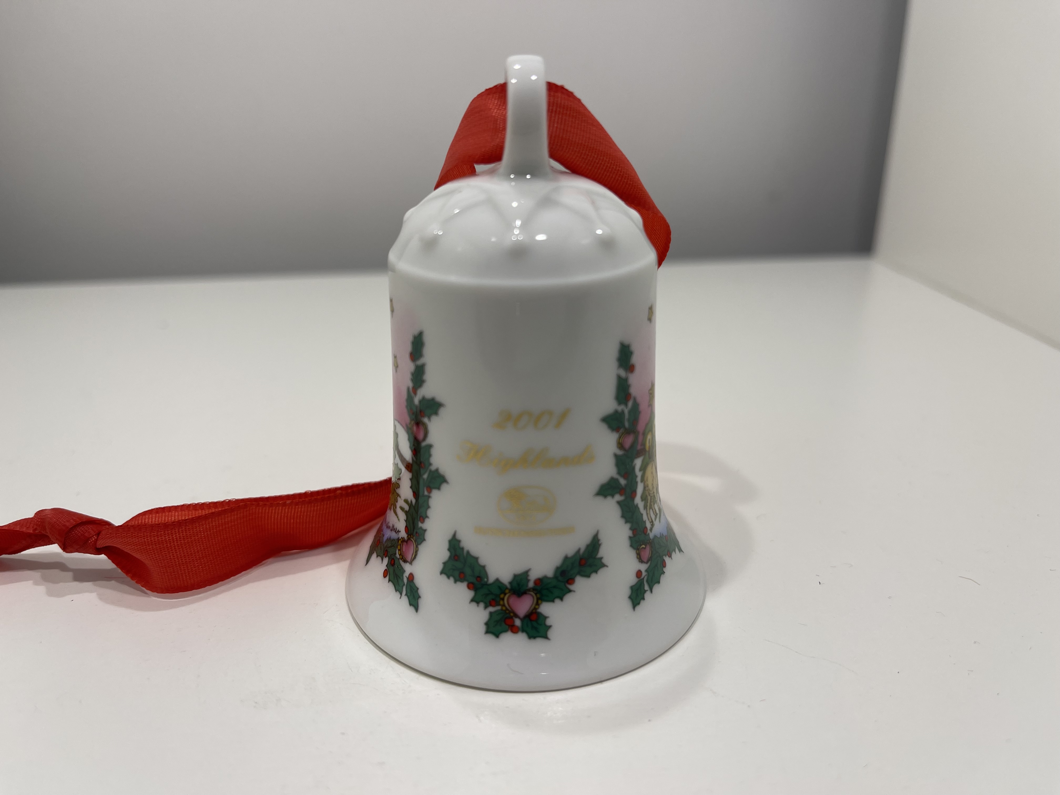  Hutschenreuther 2001 Weihnachtsglocke  7 cm. Top Zustand.  