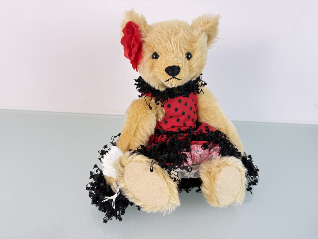 Steiff Tier 662119 Teddy Bär Carmen 34 cm Top Zustand.   
