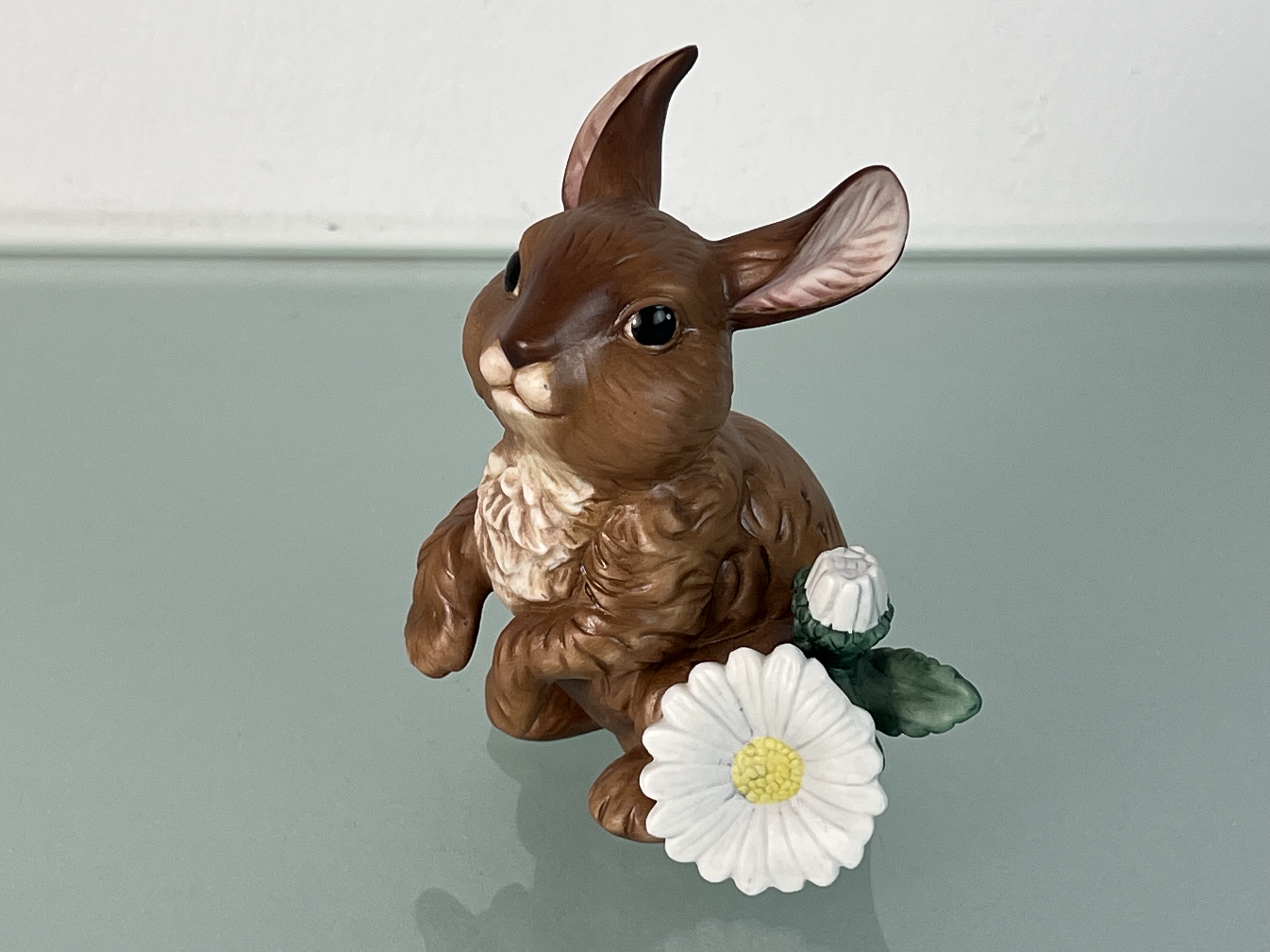 Goebel Figur Jahreshase 2002 Porzellan 12 cm. 1 Wahl. Top Zustand