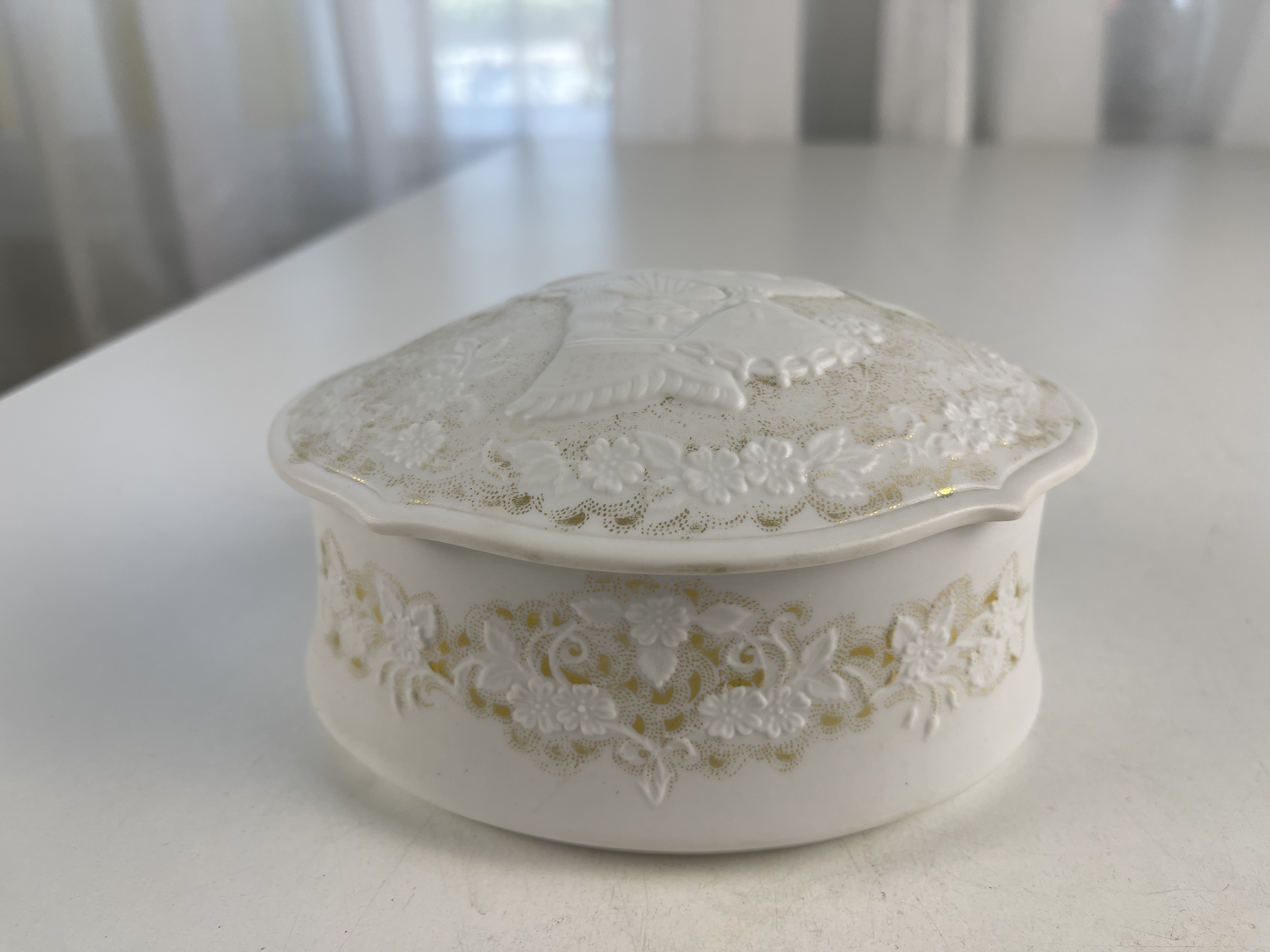 AK Kaiser Porzellan Deckeldose 14 x 10 x 8 cm - Guter Zustand  
