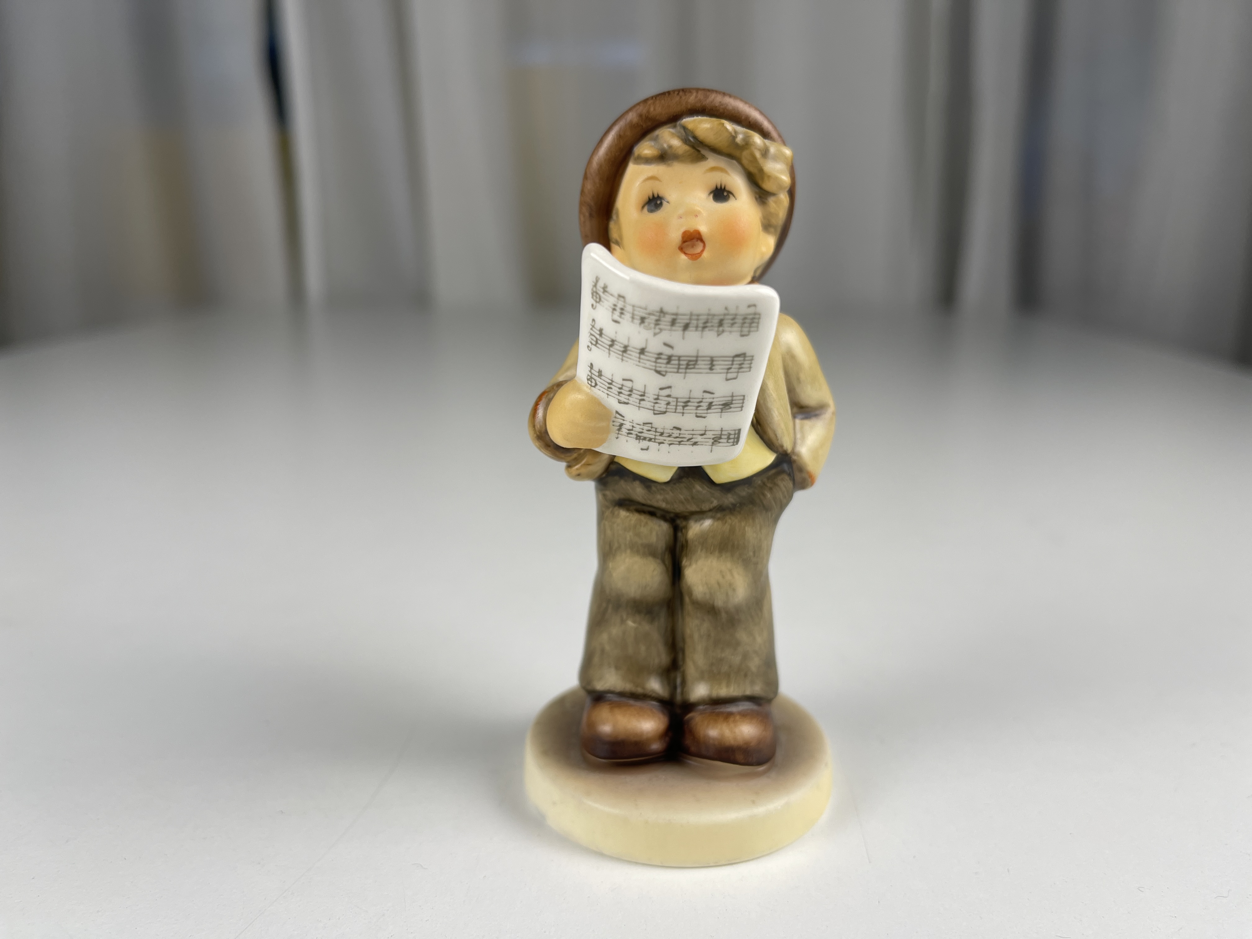  Hummel Figur 846 In den höchsten Tönen 10 cm. 1 Wahl. Top Zustand.  