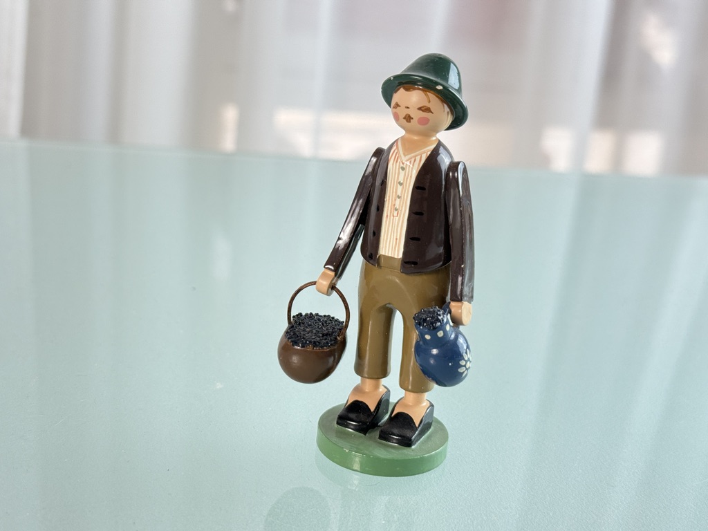 Erzgebirge Figur Sammlerfigur 10 cm. Zustand siehe Fotos  