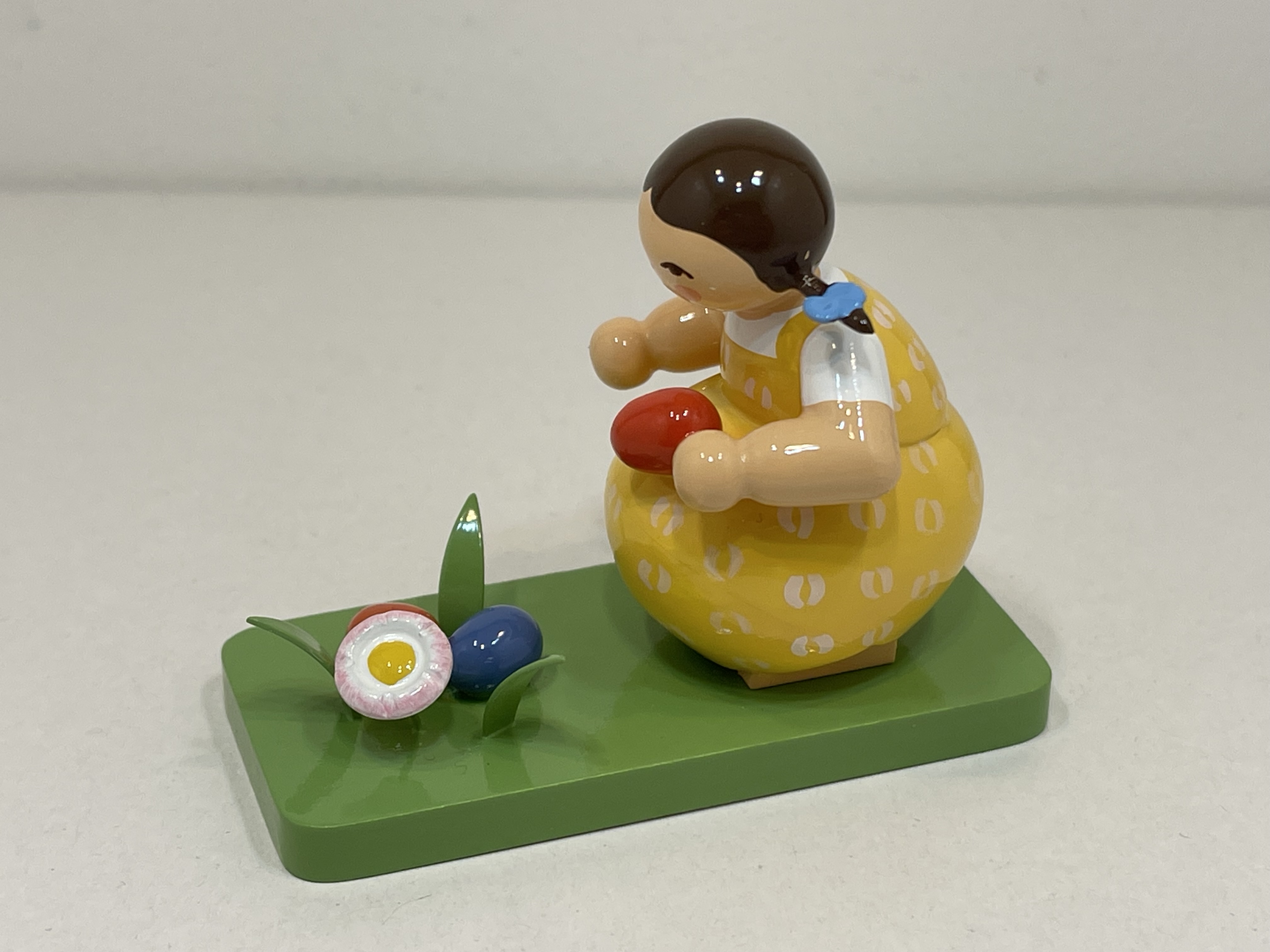 Wendt und Kühn Sammler Erzgebirge Figur 6 x 6,5 cm. Top Zustand  
