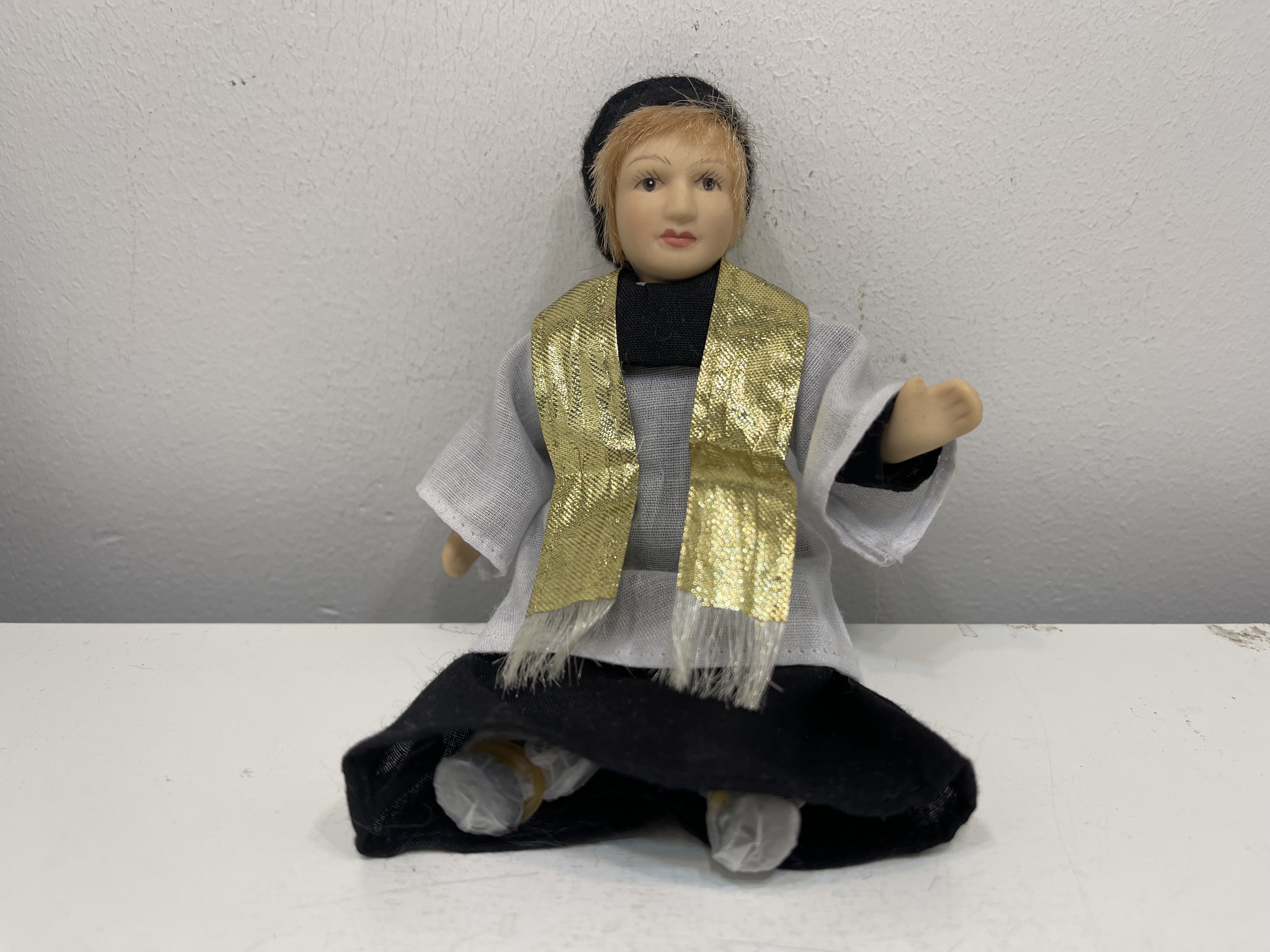 Sammler Porzellan Puppe 14 cm. Zustand siehe Fotos 