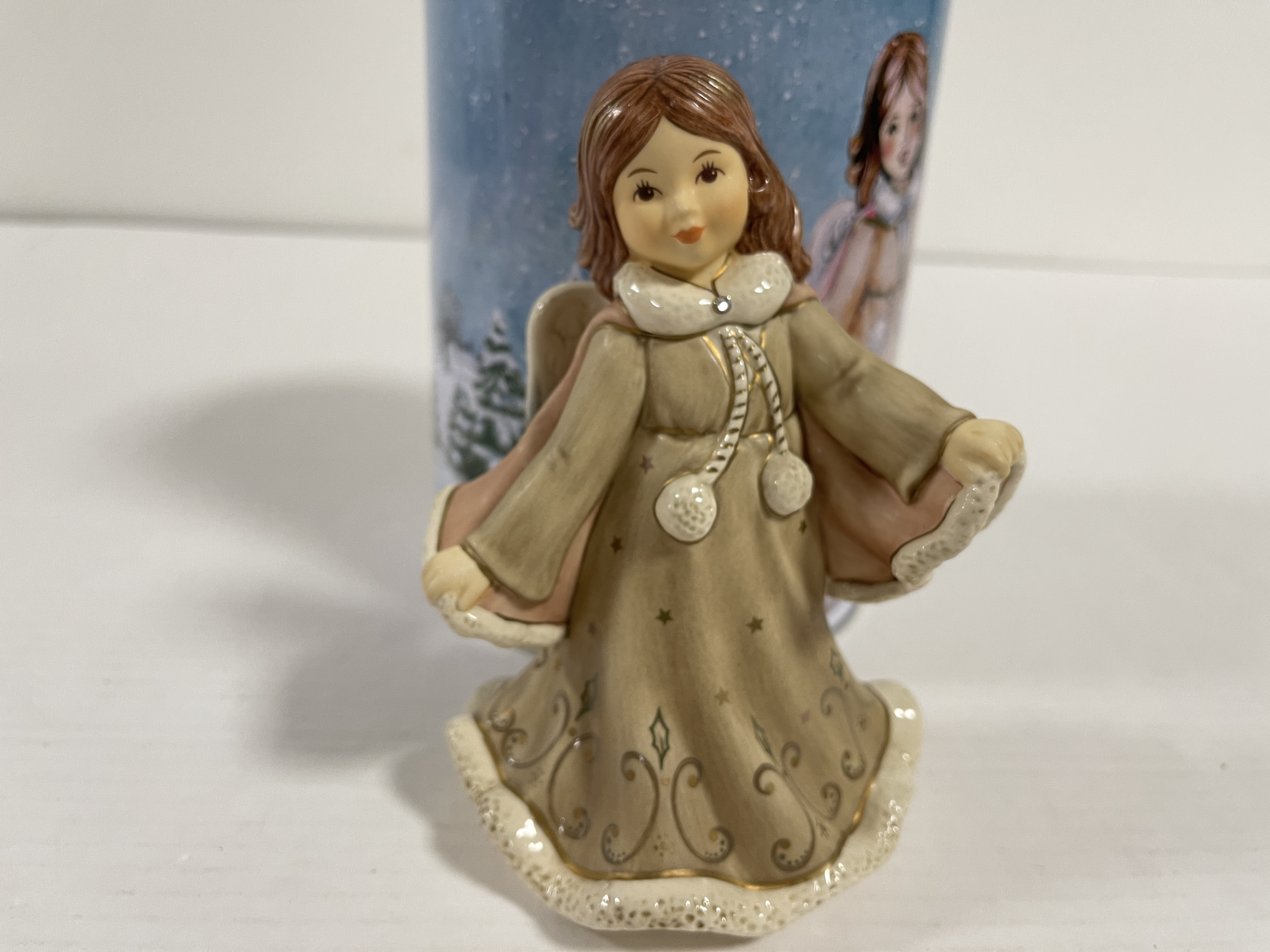 Goebel Figur Engel 2015 Jahresengel 16 cm. 1 Wahl mit Ovp - Top Zustand.    