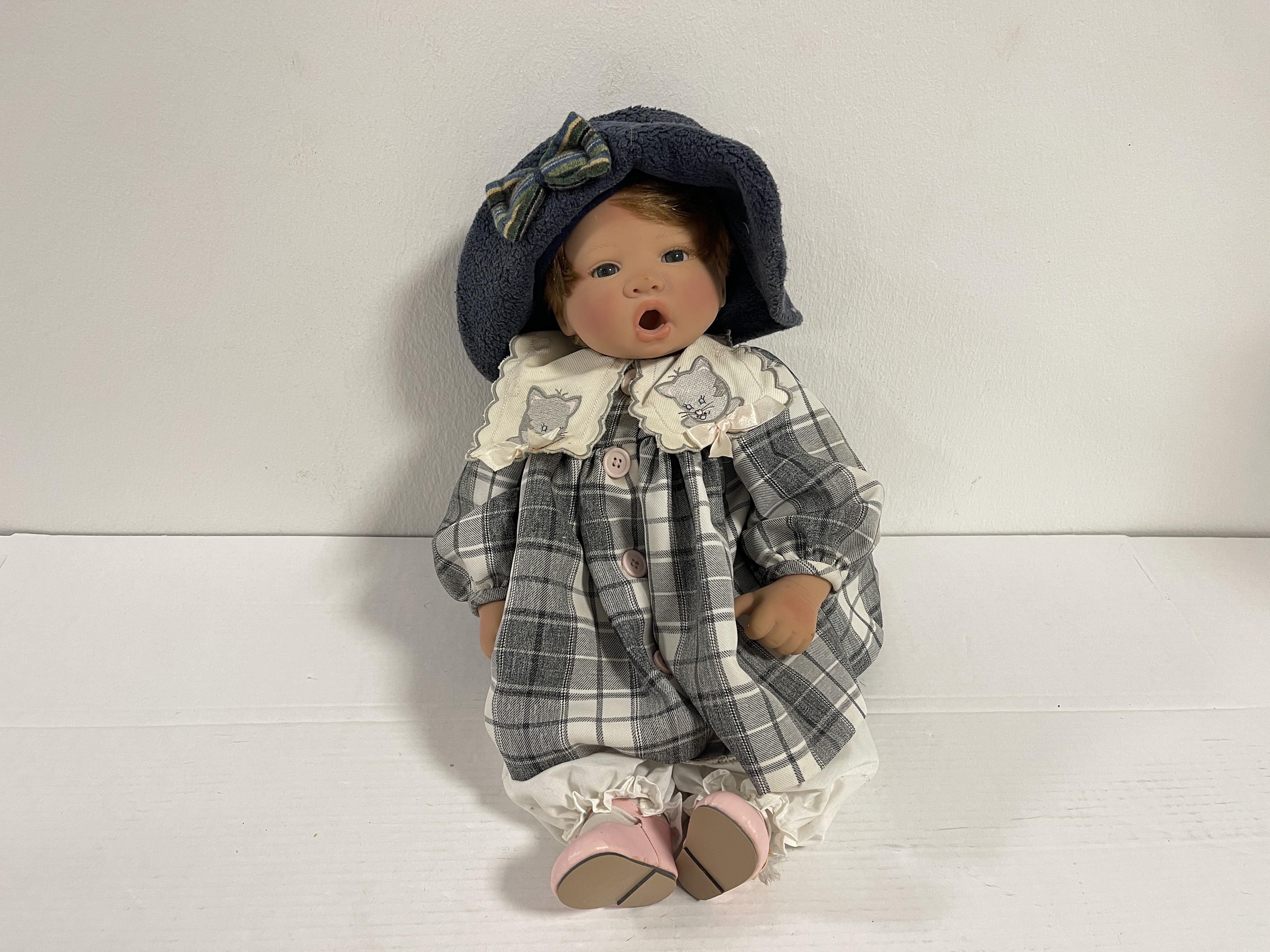 Künstlerpuppe Lee Middleton Vinyl Puppe 47 cm. Zustand siehe Fotos 