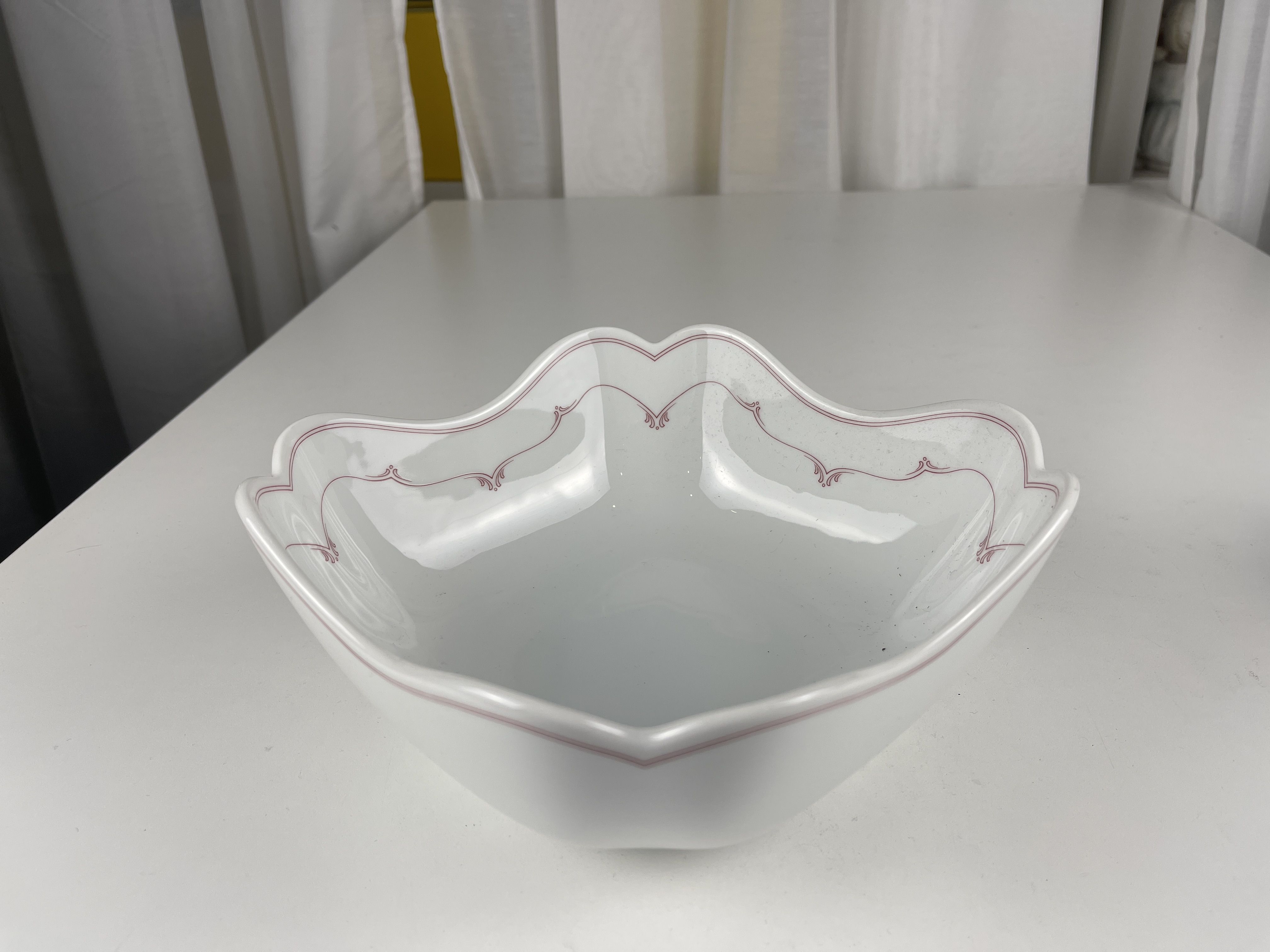  Hutschenreuther Schüssel 21 x 21 x 9,5 cm. Top Zustand.