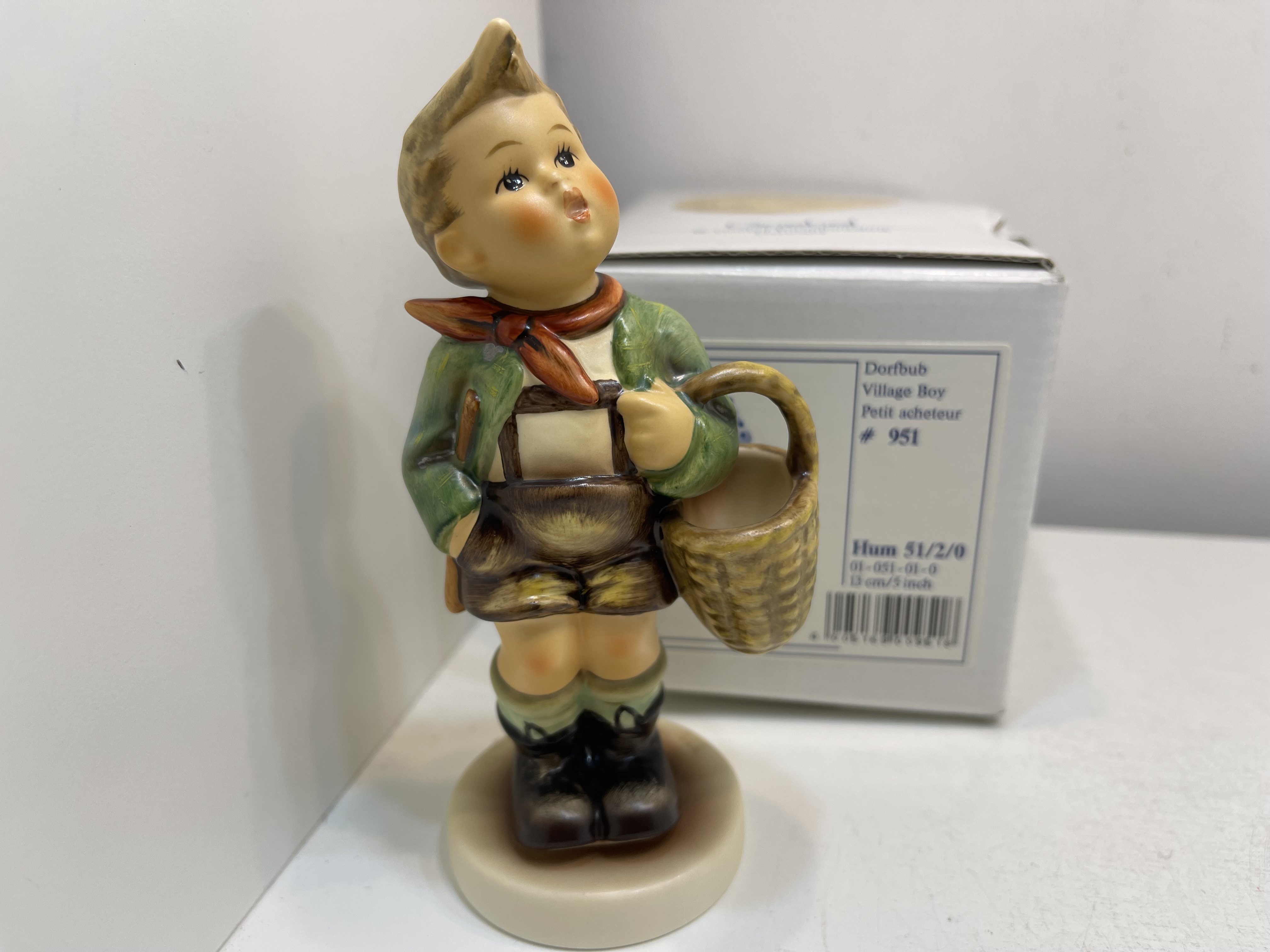Hummel Figur 51 2/0 Dorfbub 13,5 cm OVP. 1 Wahl. Top Zustand  Hummel Figur 51 2/0 Dorfbub 13,5 cm OVP. 1 Wahl. Top Zustand