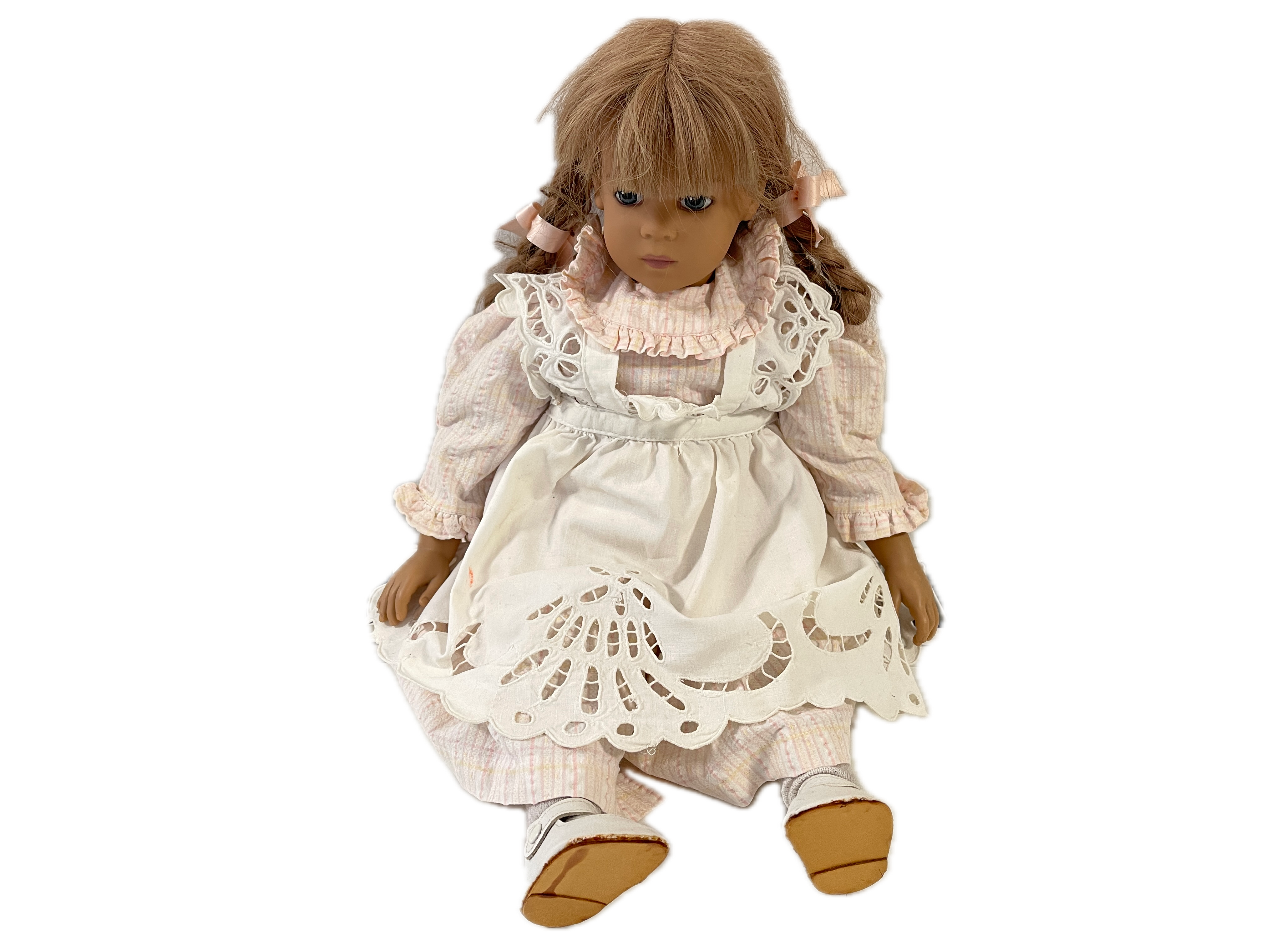 Sigikid Künstlerpuppe Vinyl Puppe 50 cm. Raucherhaushalt Zustand siehe Fotos
