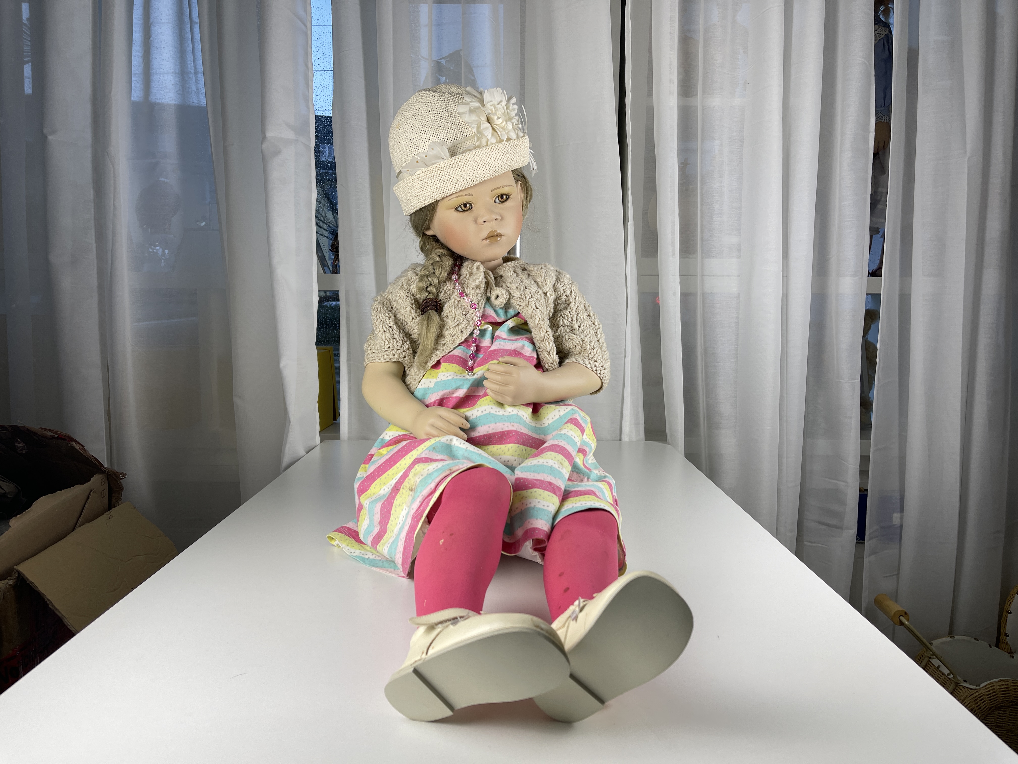 Christine Orange  Porzellan Künstlerpuppe Puppe 95 cm. Zustand  siehe Fotos