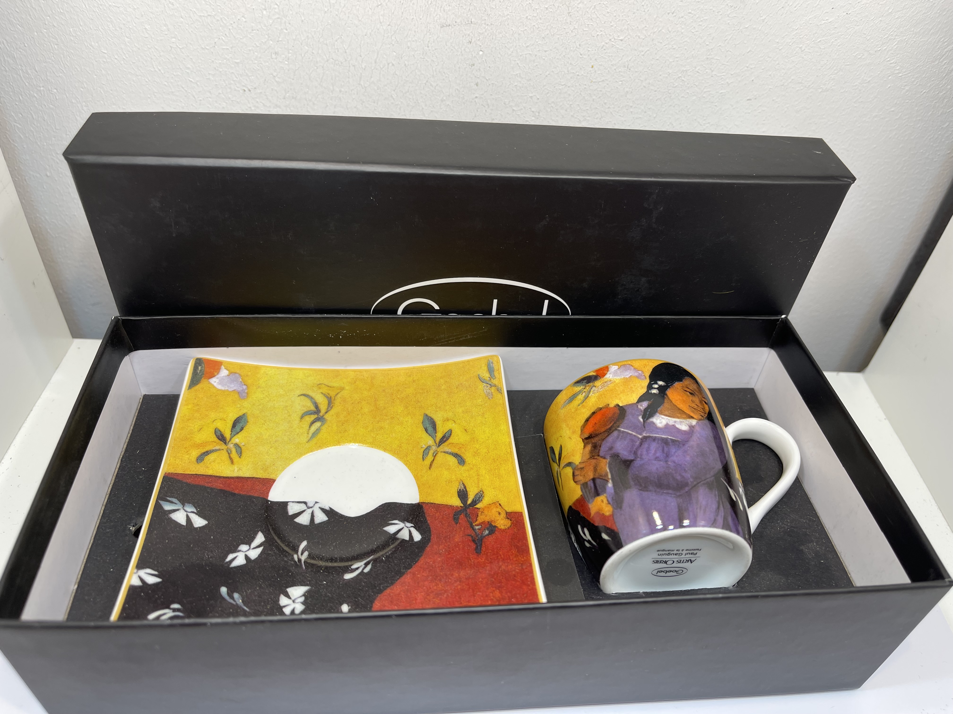 Goebel Figur Espresso Tasse 6 cm + Untersetzer 10 x 10  cm + OVP. Top Zustand   