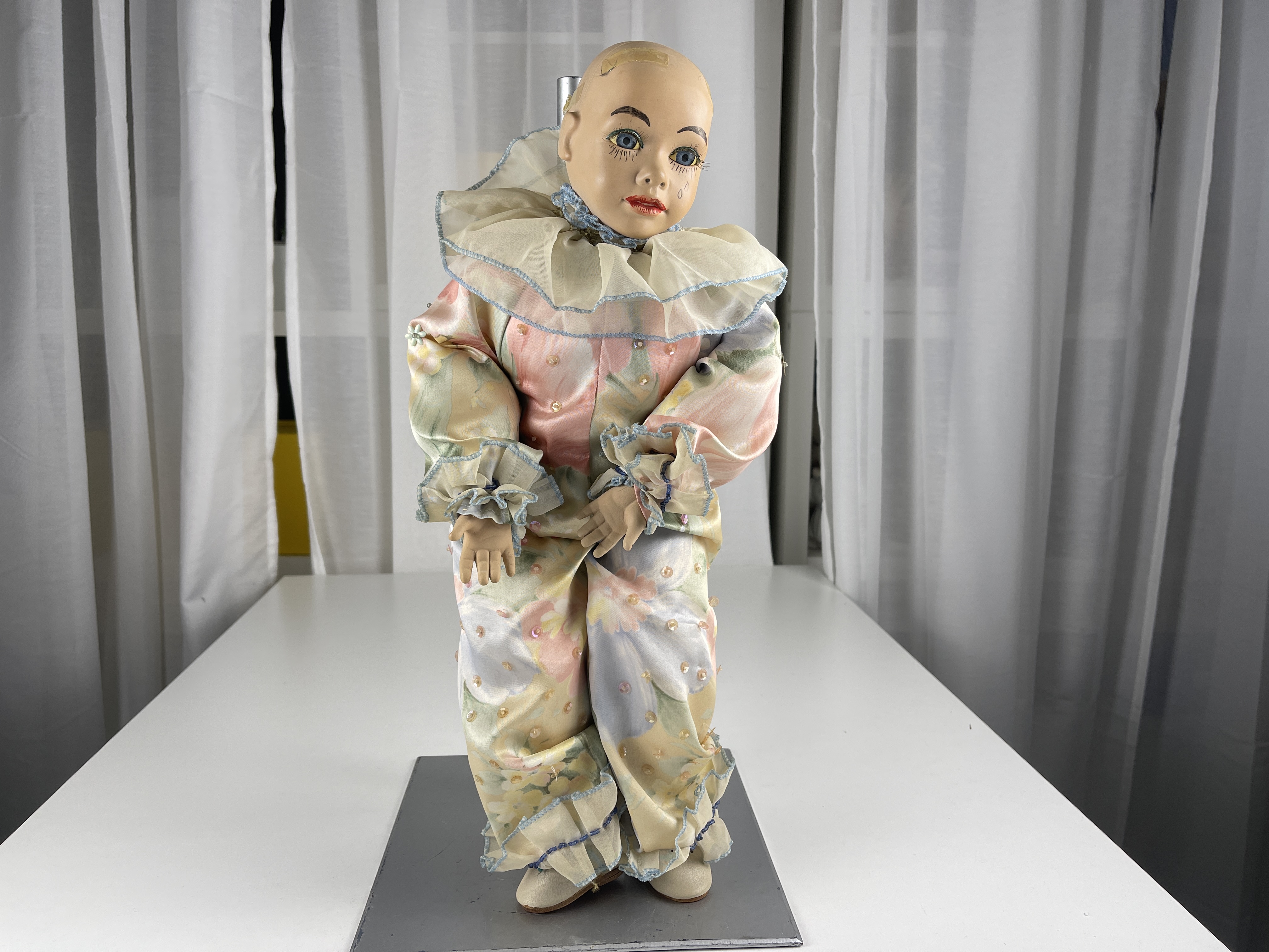 Porzellan Sammler Puppe 50 cm. Zustand siehe Fotos Raucherhaushalt  