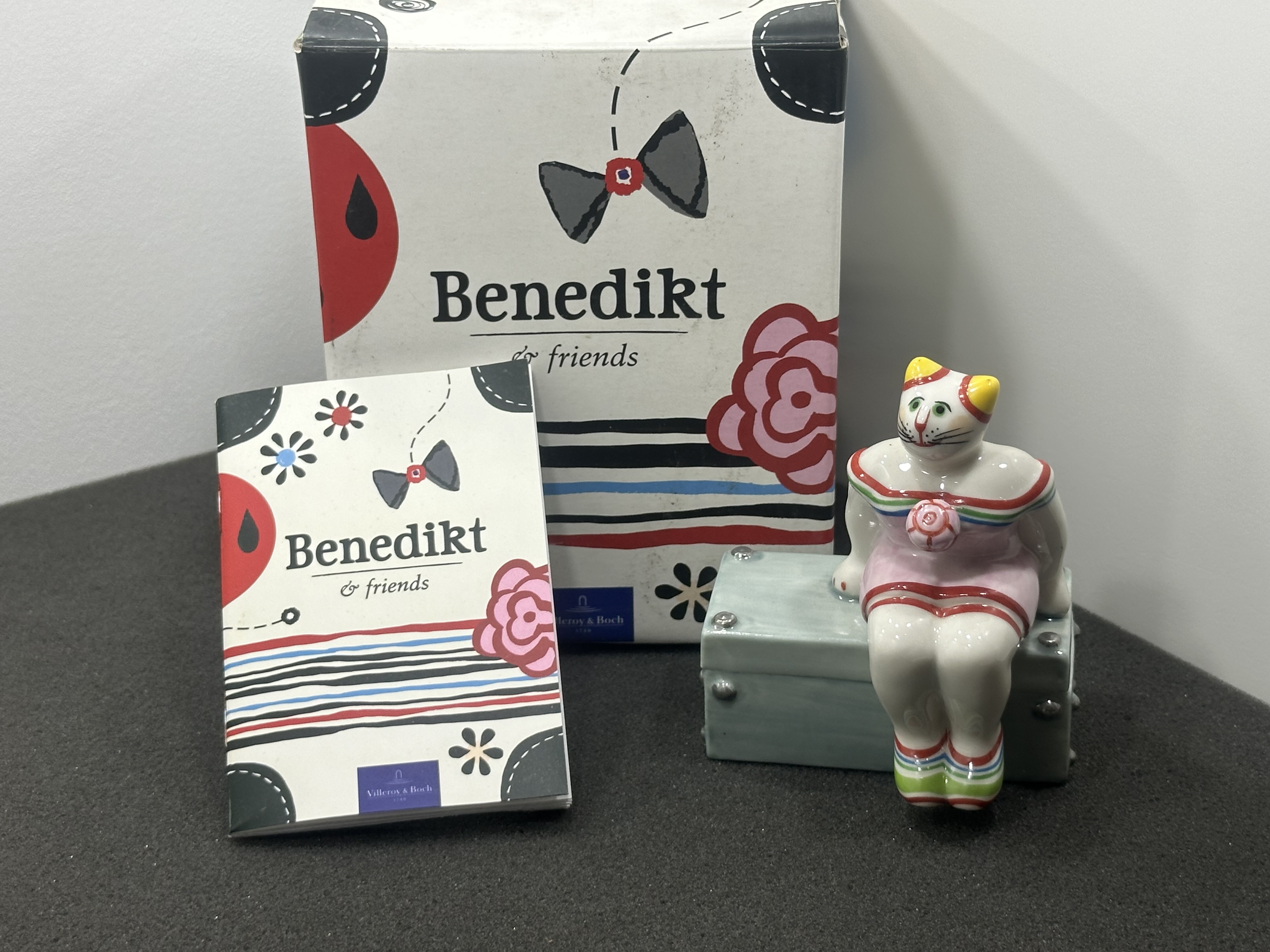 Villeroy und Boch Benedikt & friends Katze auf auf Werkzeugkoffer 8 cm, 1 Wahl - Top Zustand