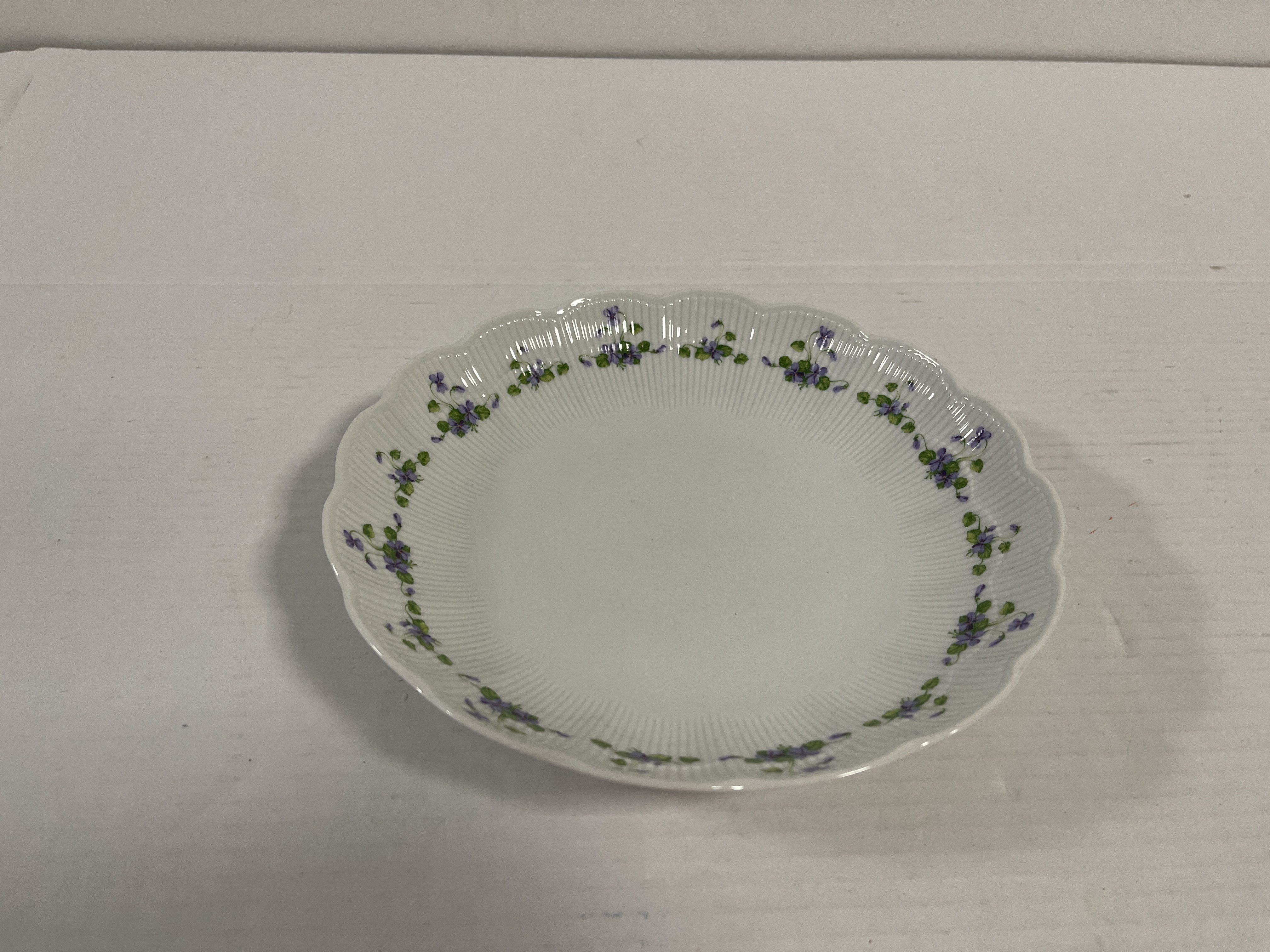  Hutschenreuther Porzellan Teller 20,5 x 4 cm. Top Zustand.  