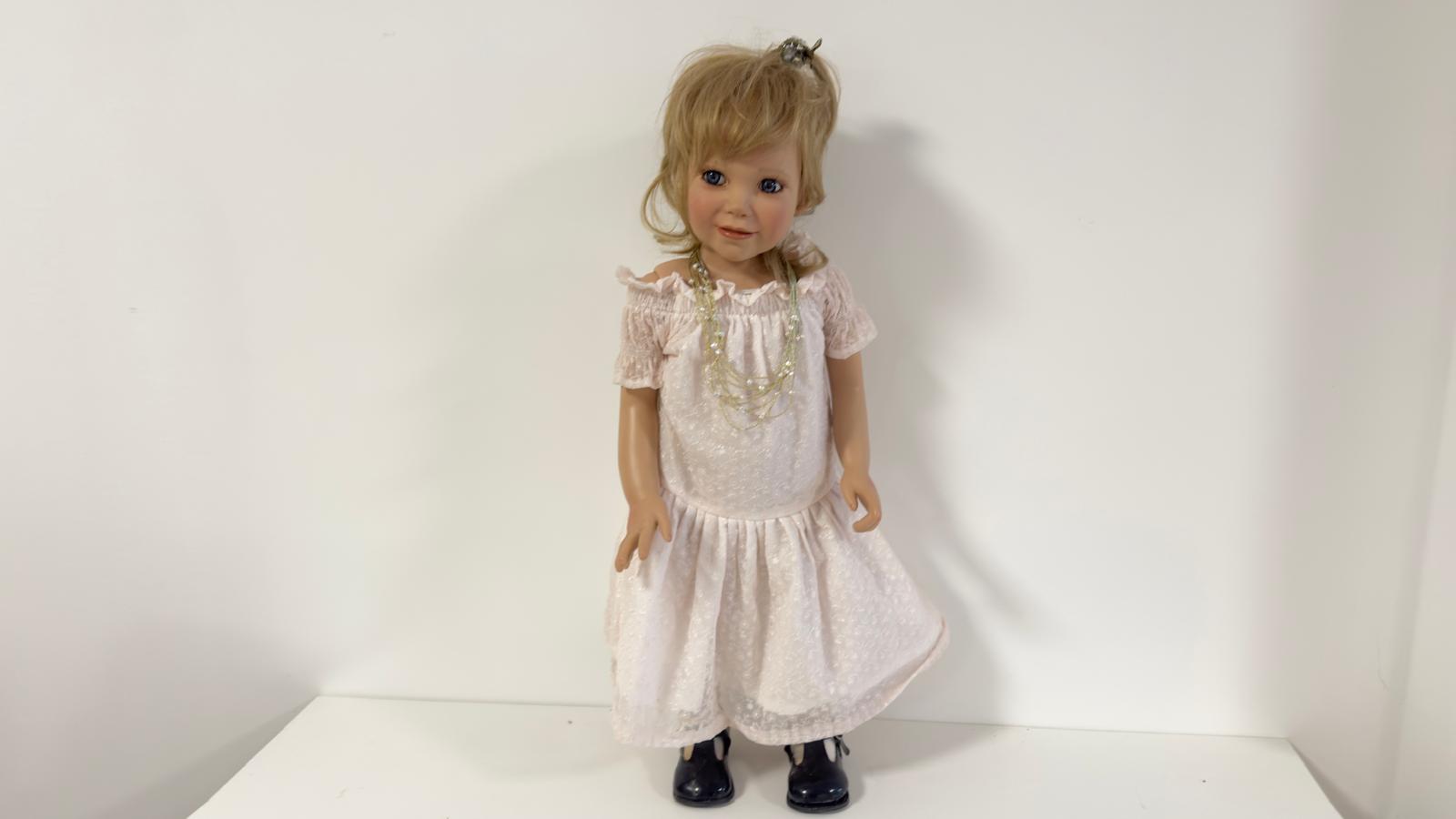 Susan Lippl Künstlerpuppe Vinyl Puppe 82 cm. Top Zustand  